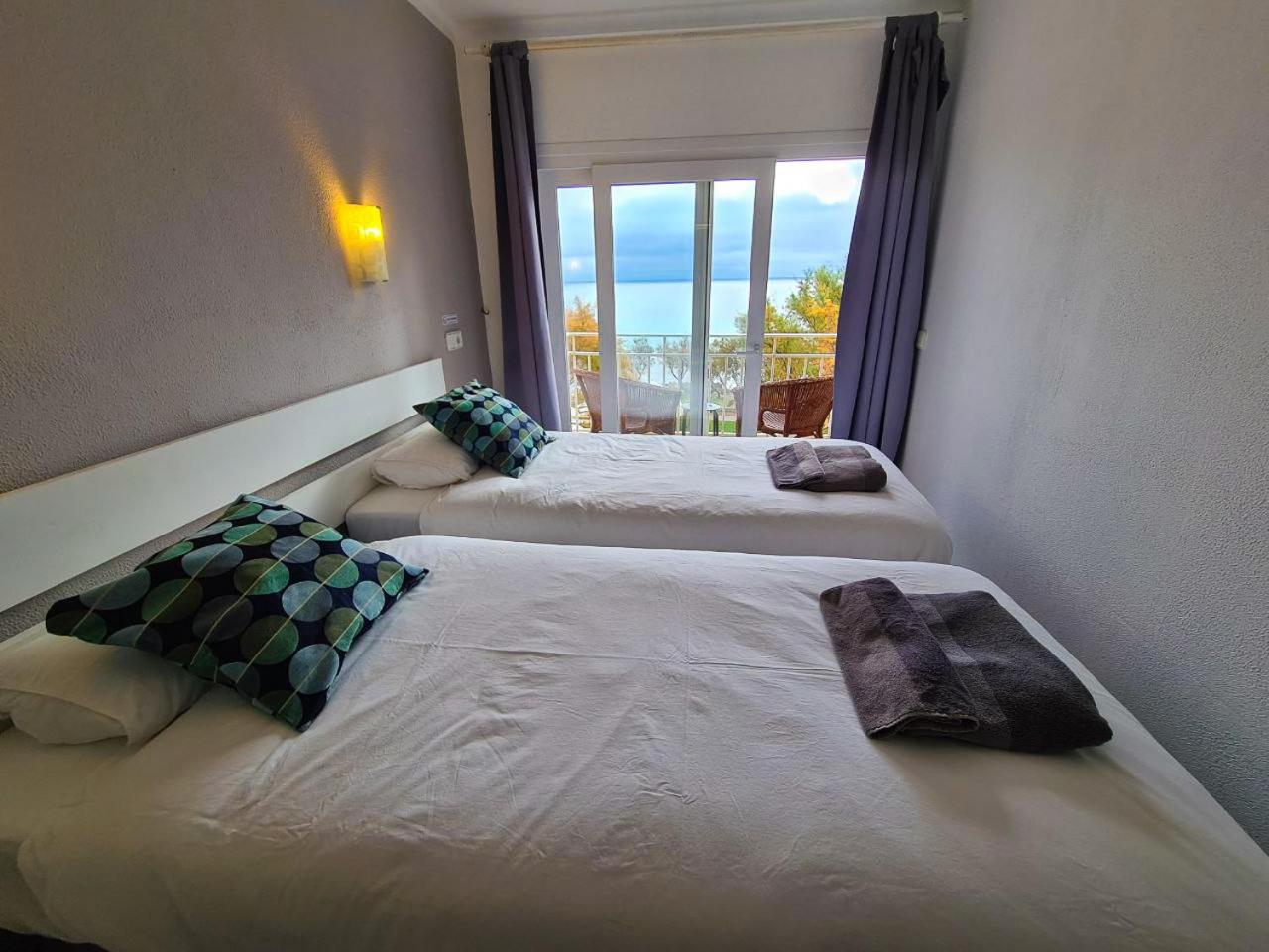 Double Room with Balcony and Sea View photo 3