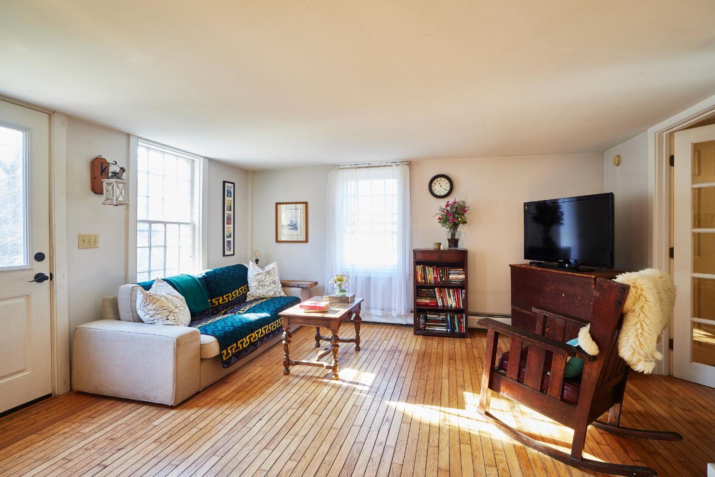 Four-Bedroom House photo 3
