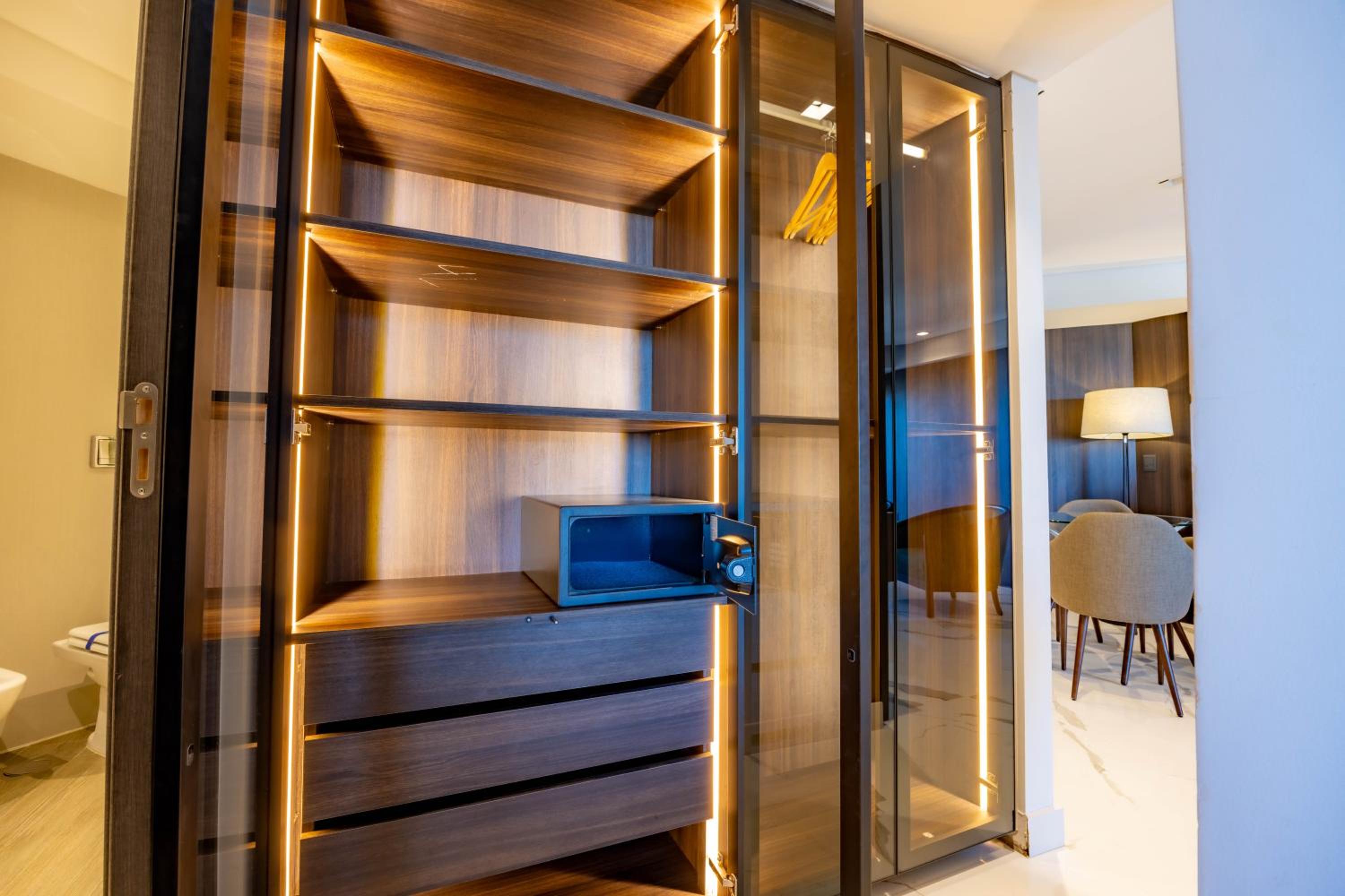 Deluxe Suite photo 2