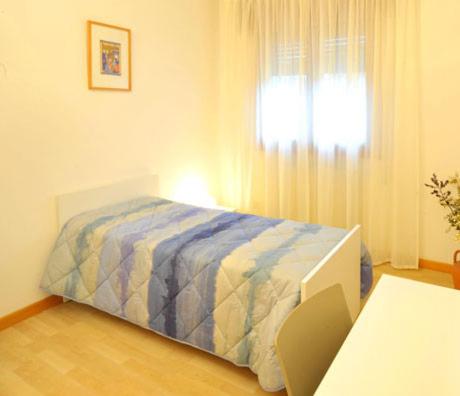 Standard Single Room with Shared Bathroom photo 2