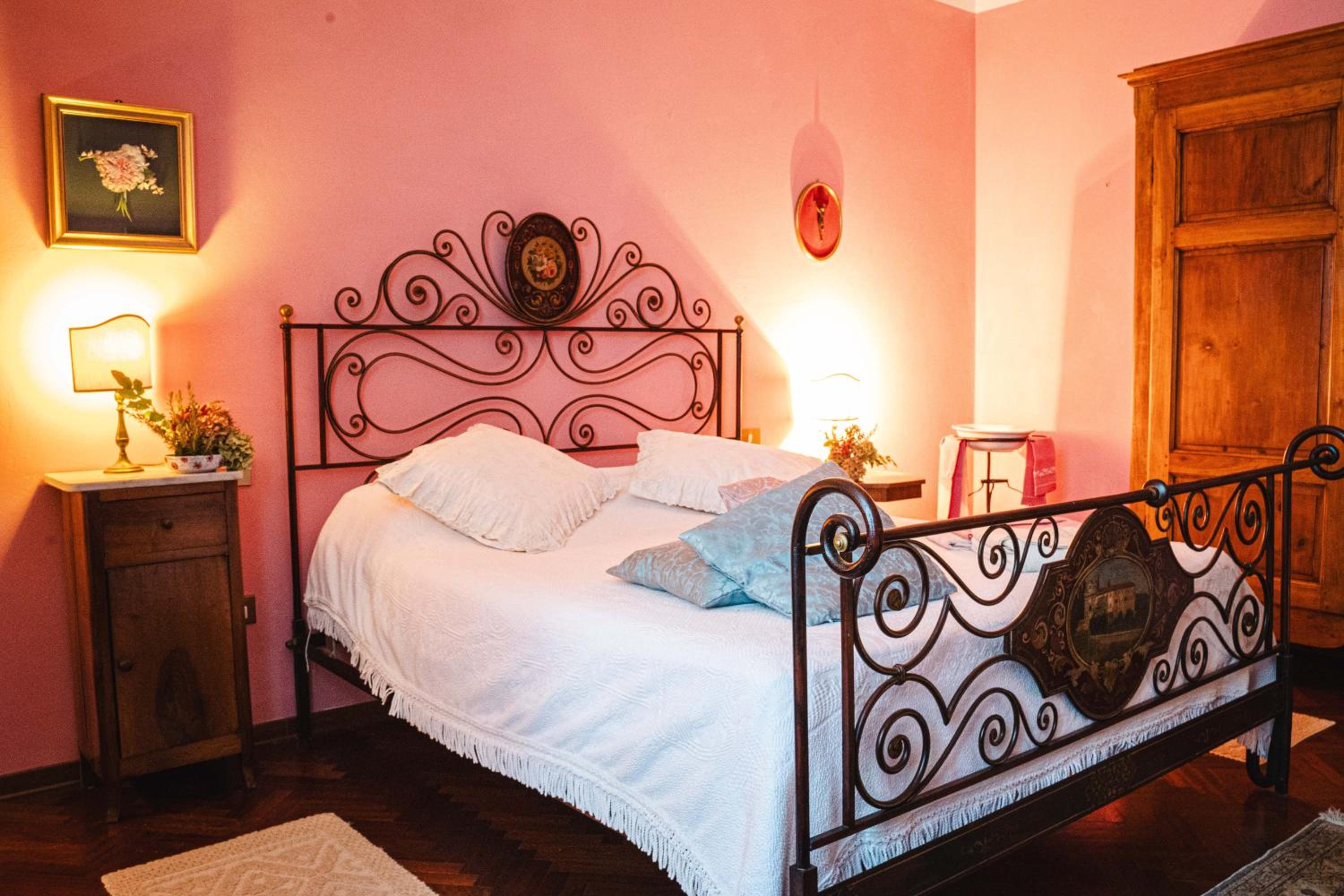 Deluxe Double Room with Shared Bathroom