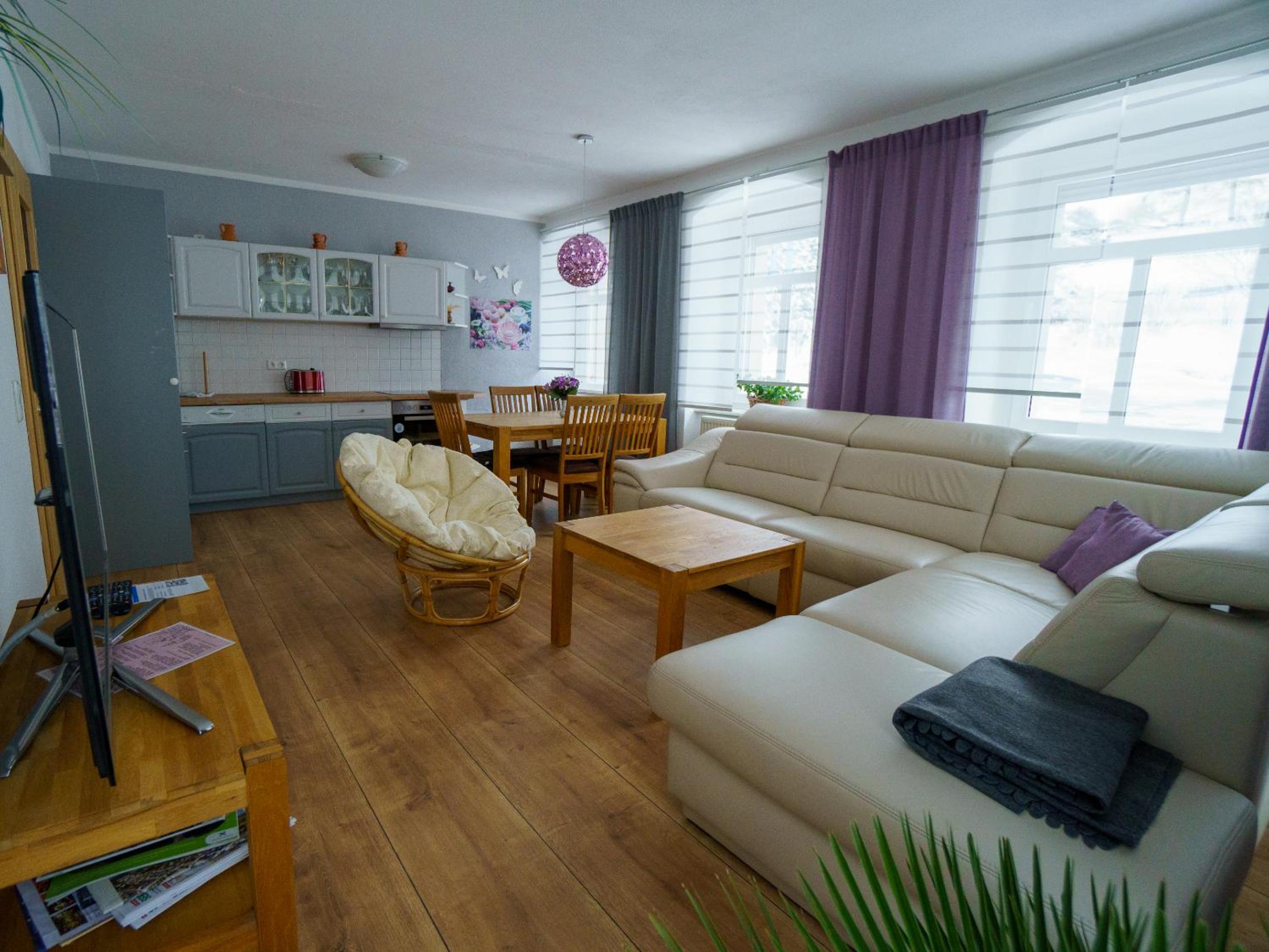 One-Bedroom Apartment photo 1