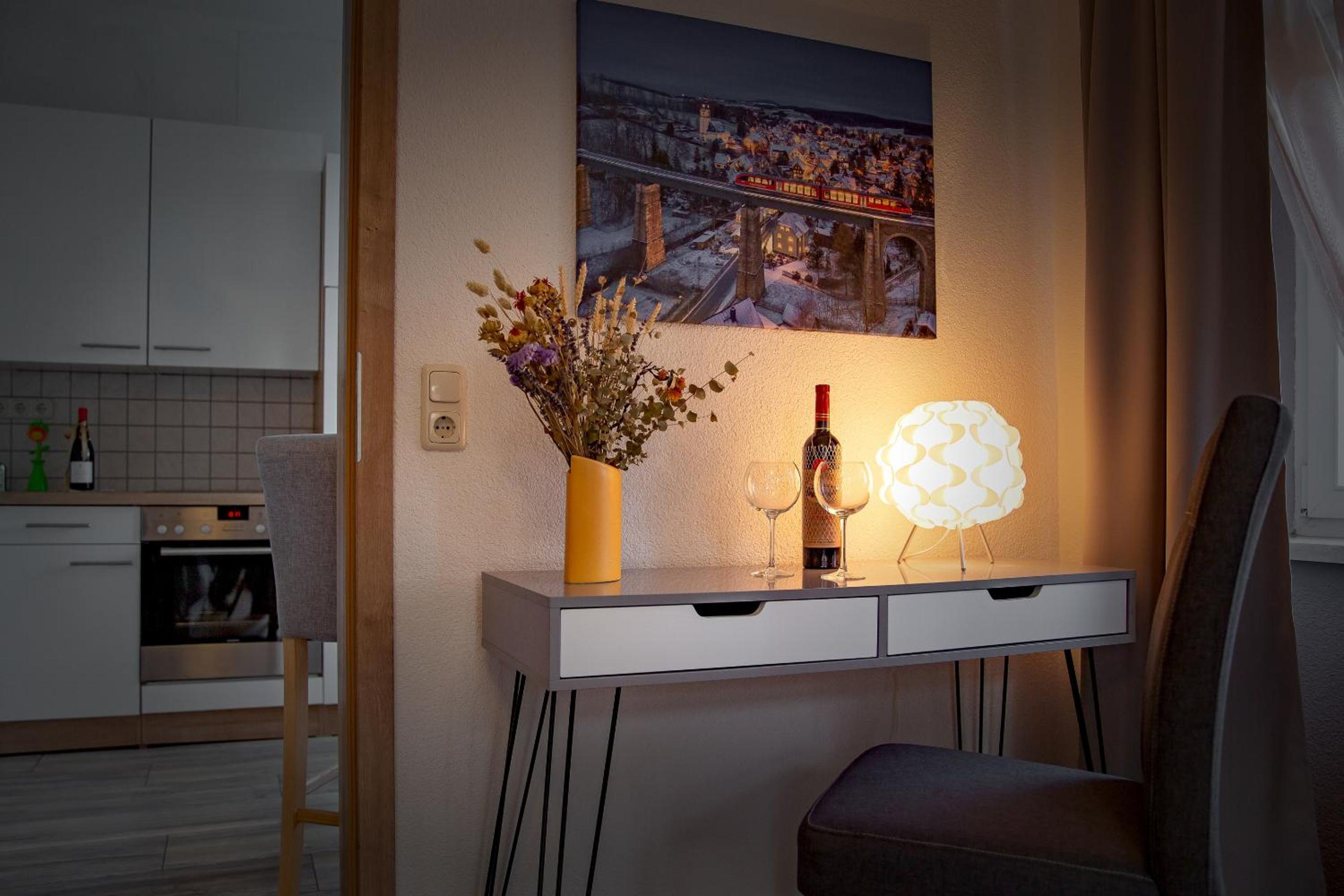 Deluxe One-Bedroom Apartment with Garden View photo 3