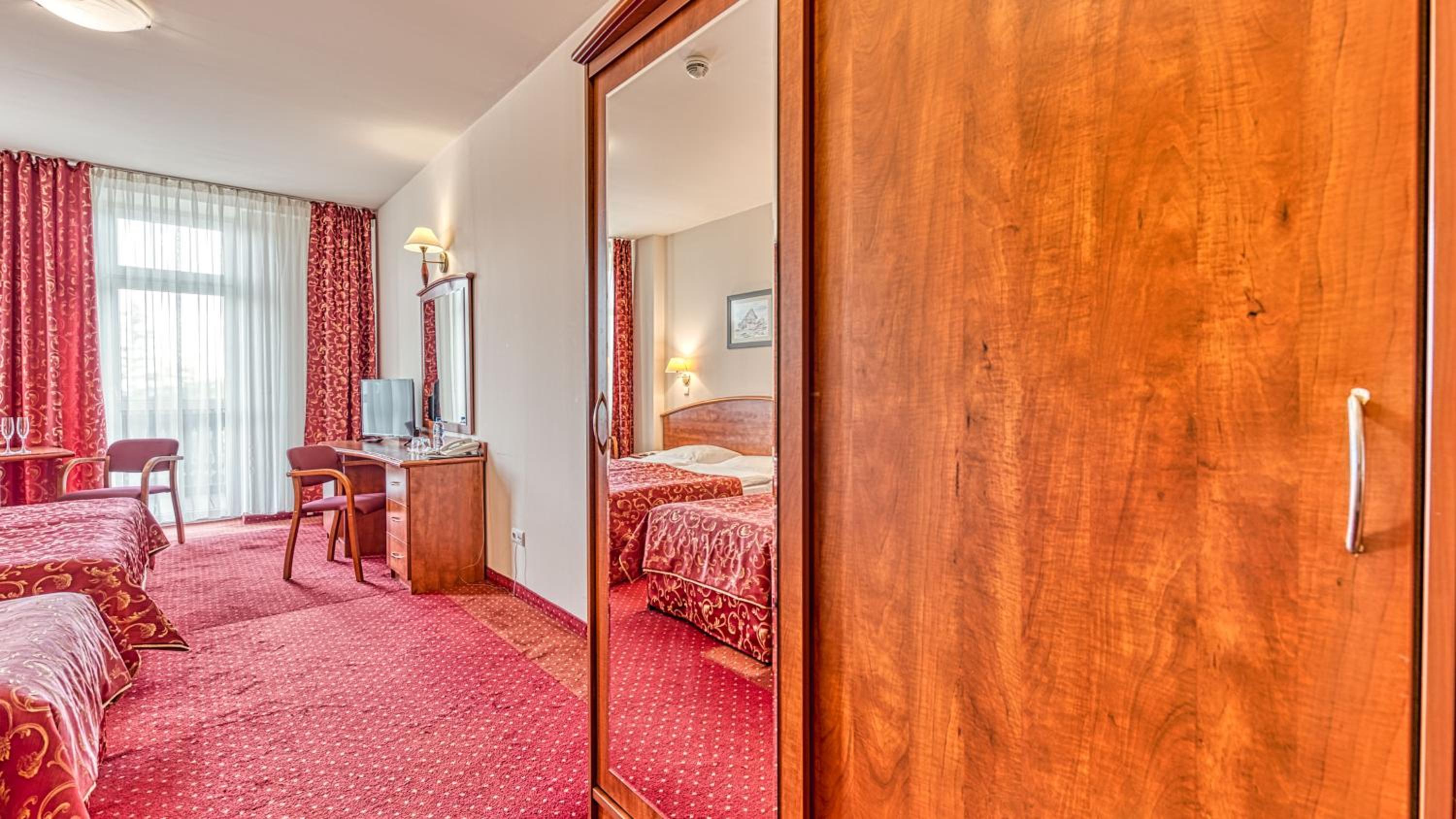 Economy Triple Room