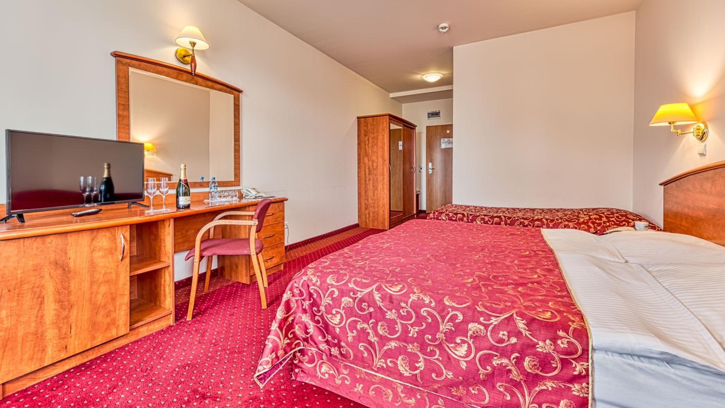 Economy Triple Room