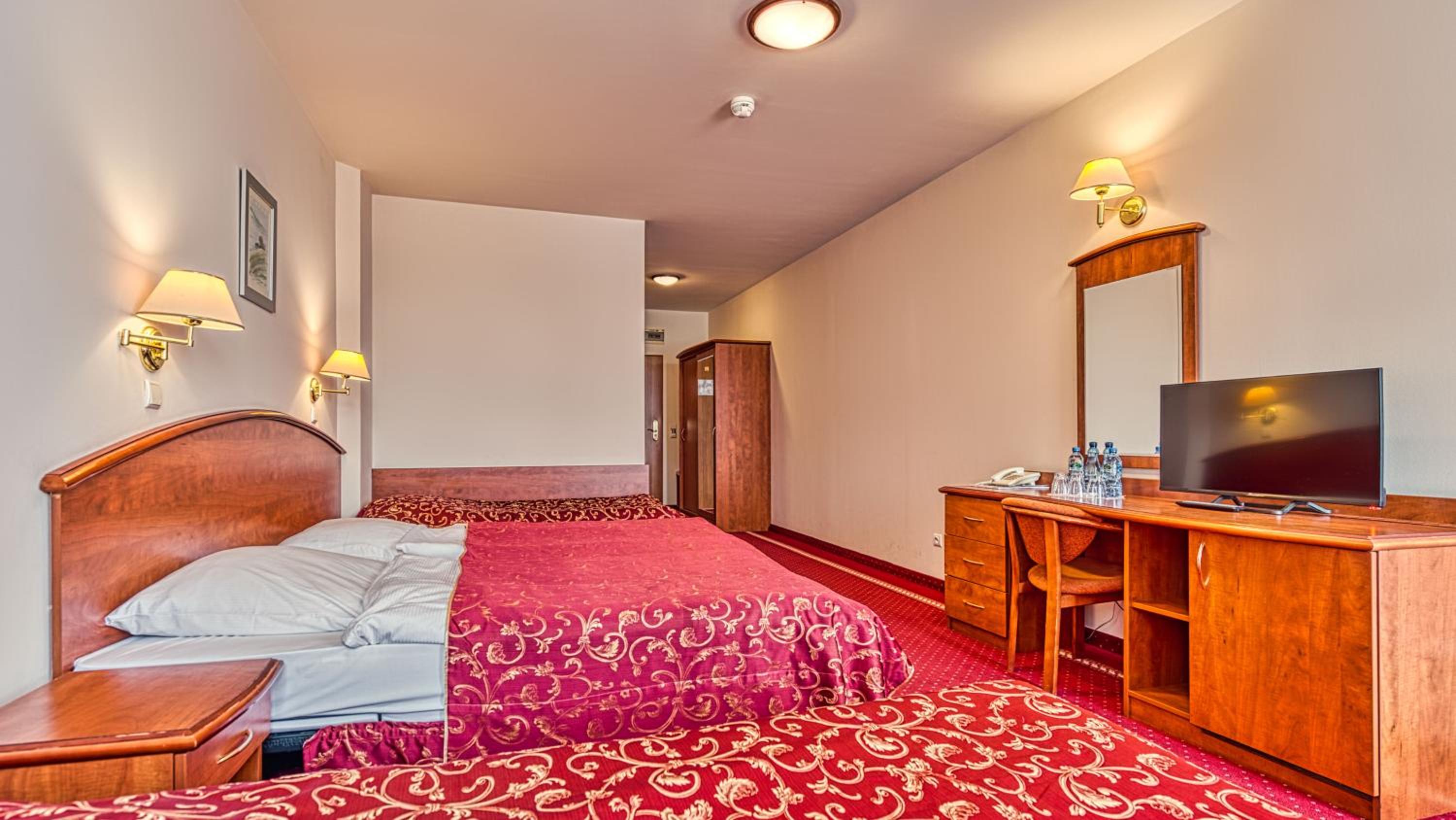 Quadruple Room with Private Bathroom