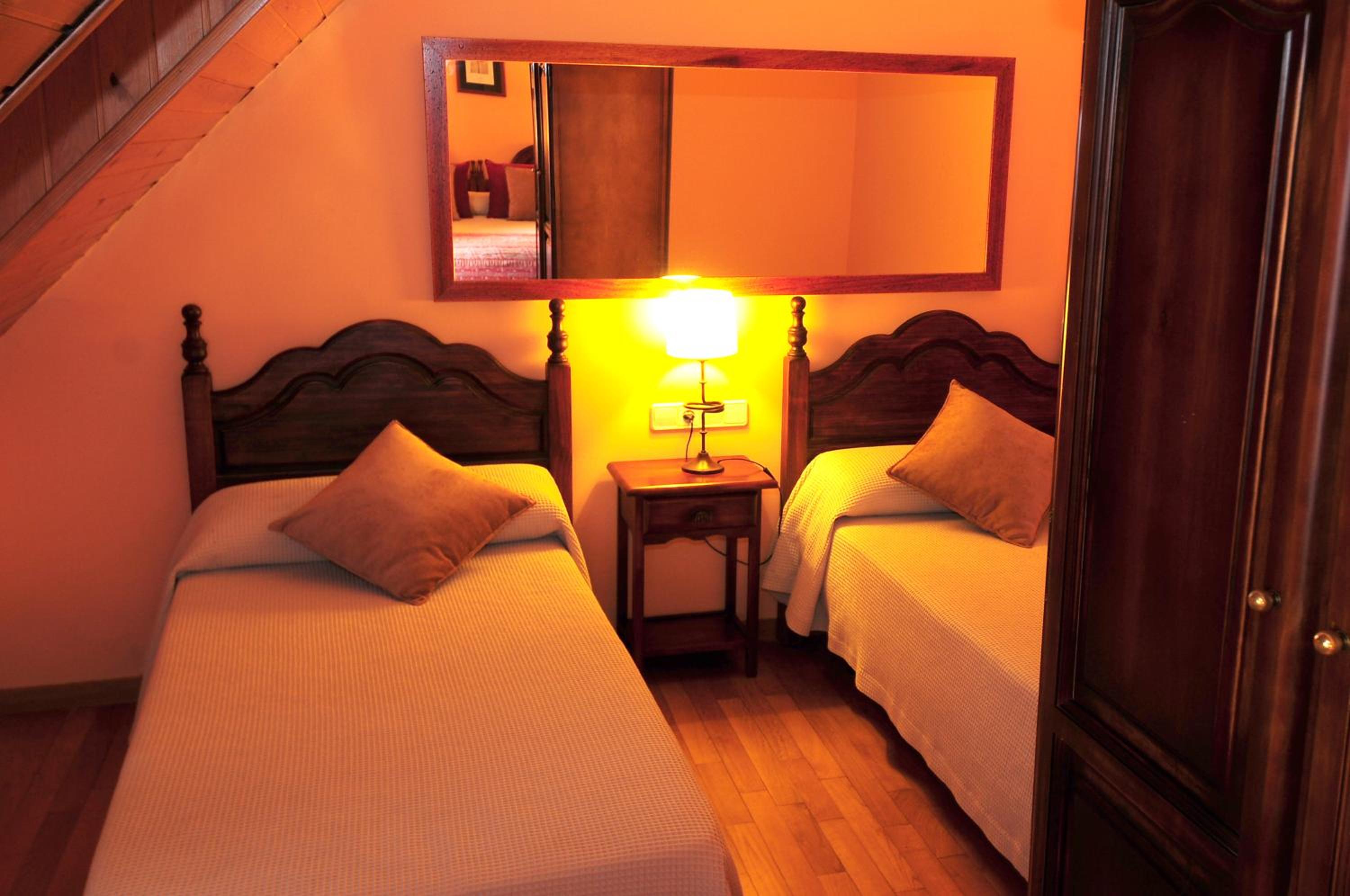 Quadruple Room (2 Adults + 2 Children) photo 3