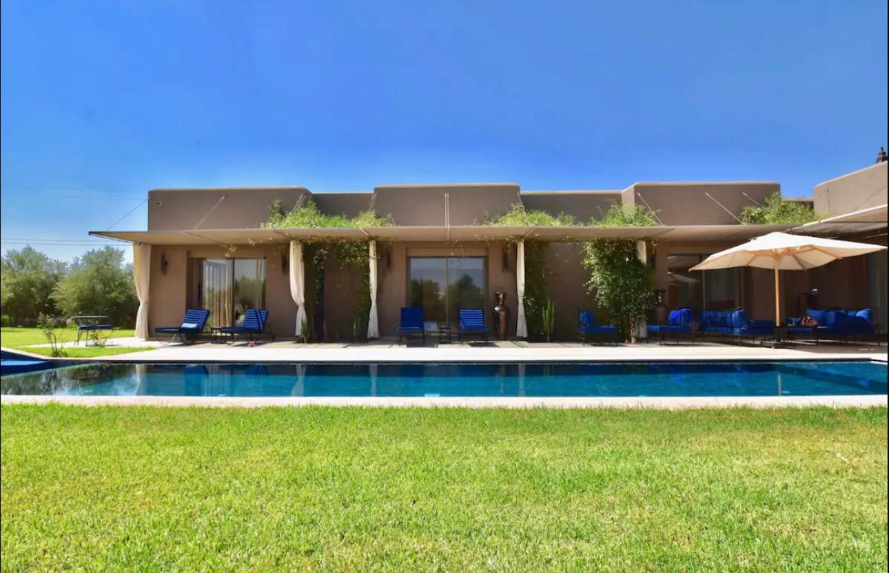 Villa photo 2