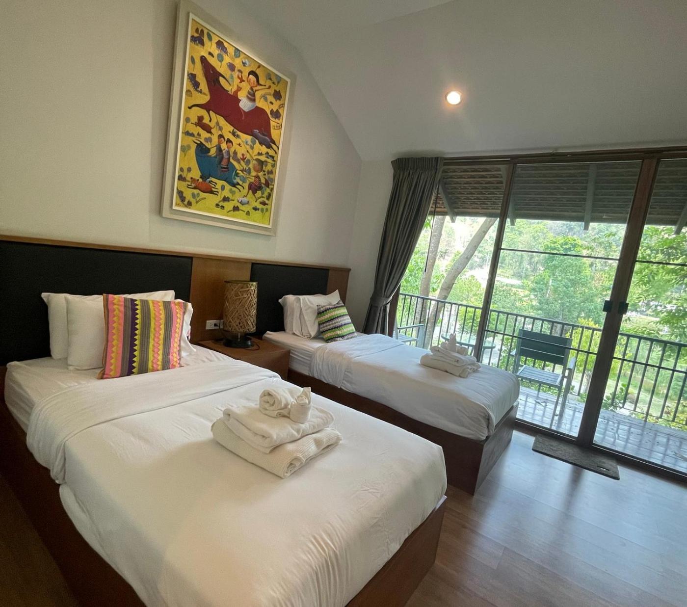Twin Room with Balcony - Photo 2