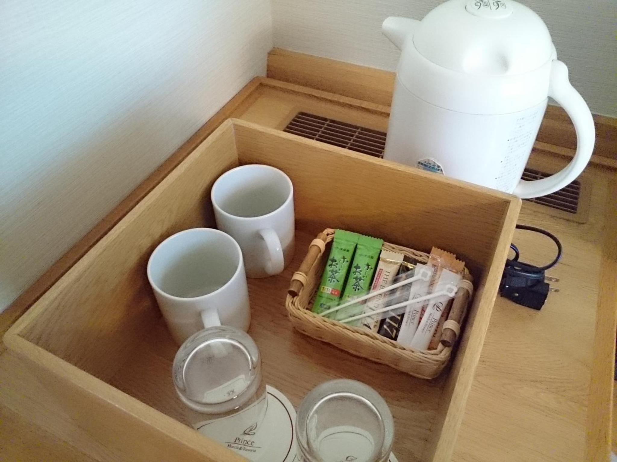 West Wing Twin Room (Non-Smoking) - Photo 4