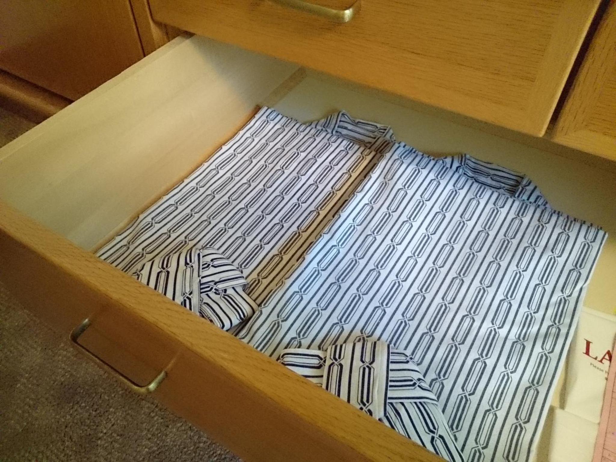 West Wing Twin Room (Non-Smoking) - Photo 6