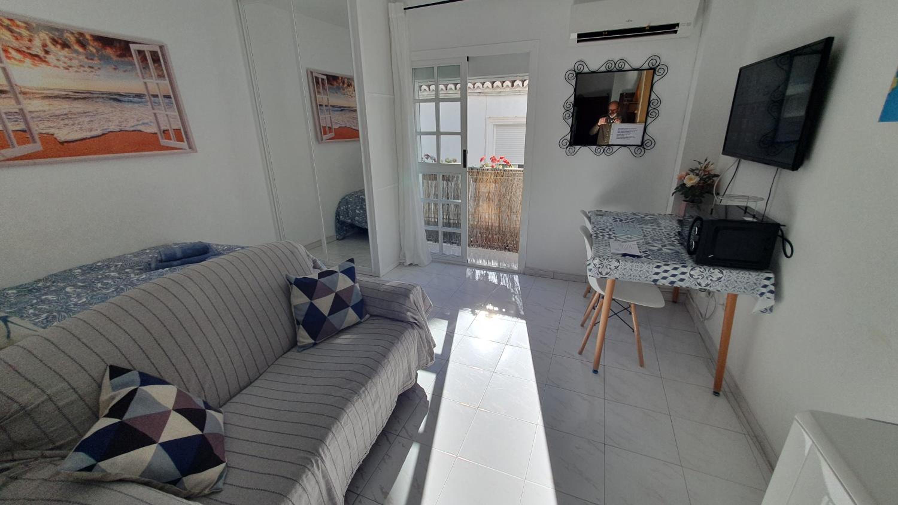 Estudio con Balcón
