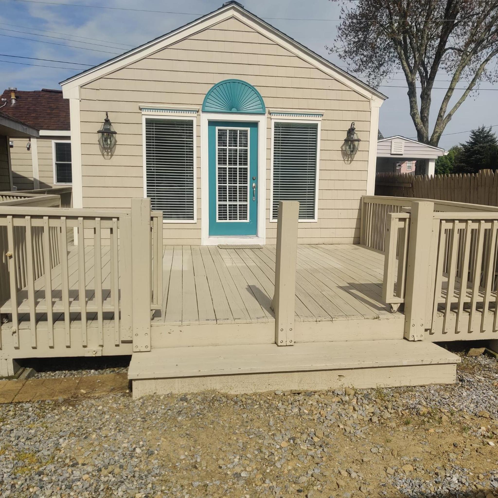 Three-Bedroom House photo 3