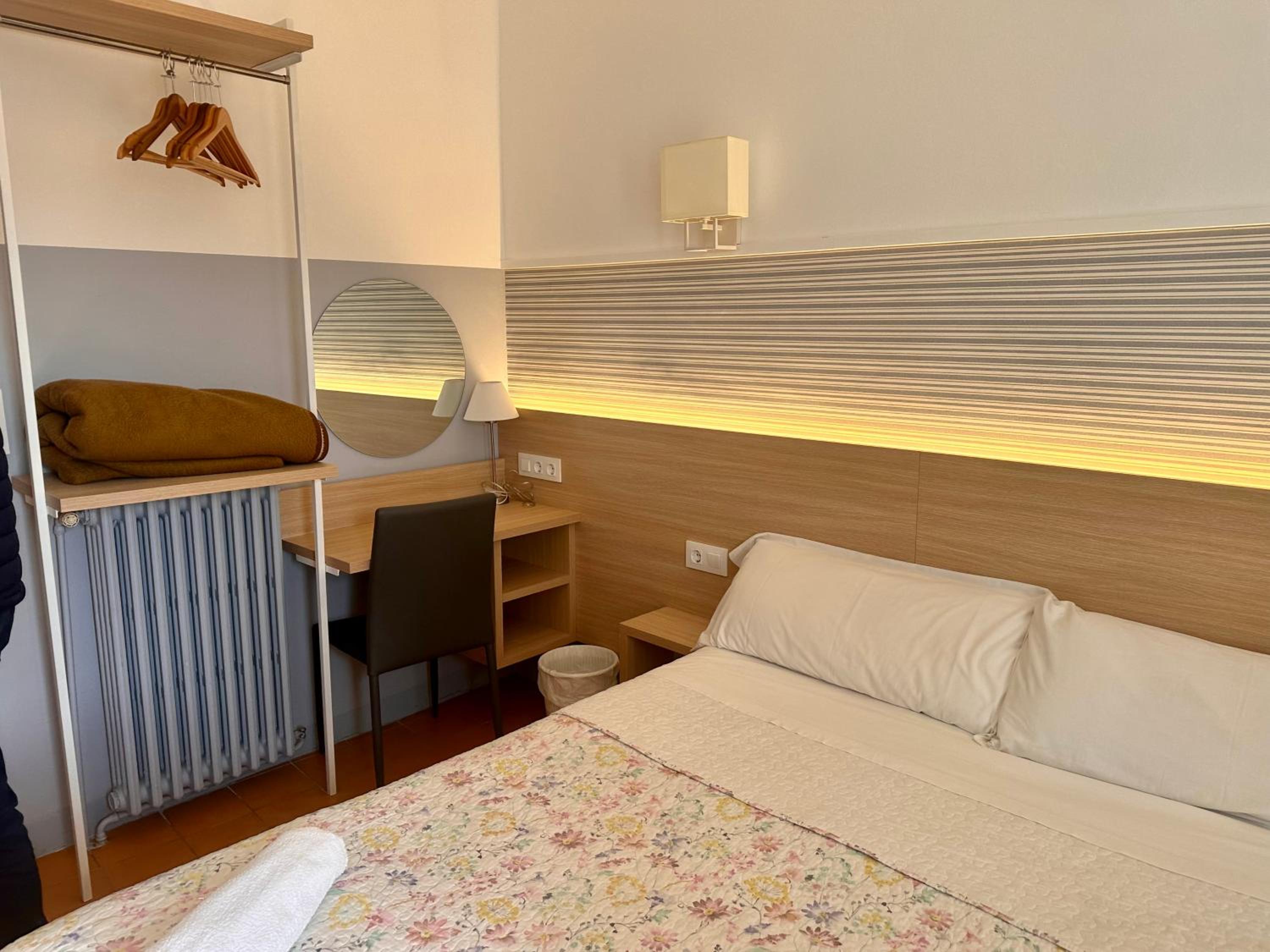 Deluxe Double Room with Balcony photo 3