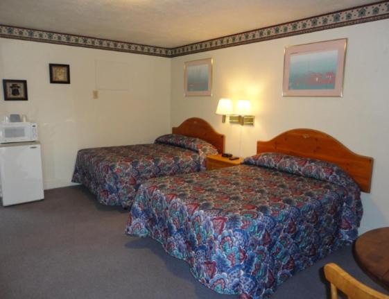 Double Room with Two Double Beds (4 Adults) photo 1