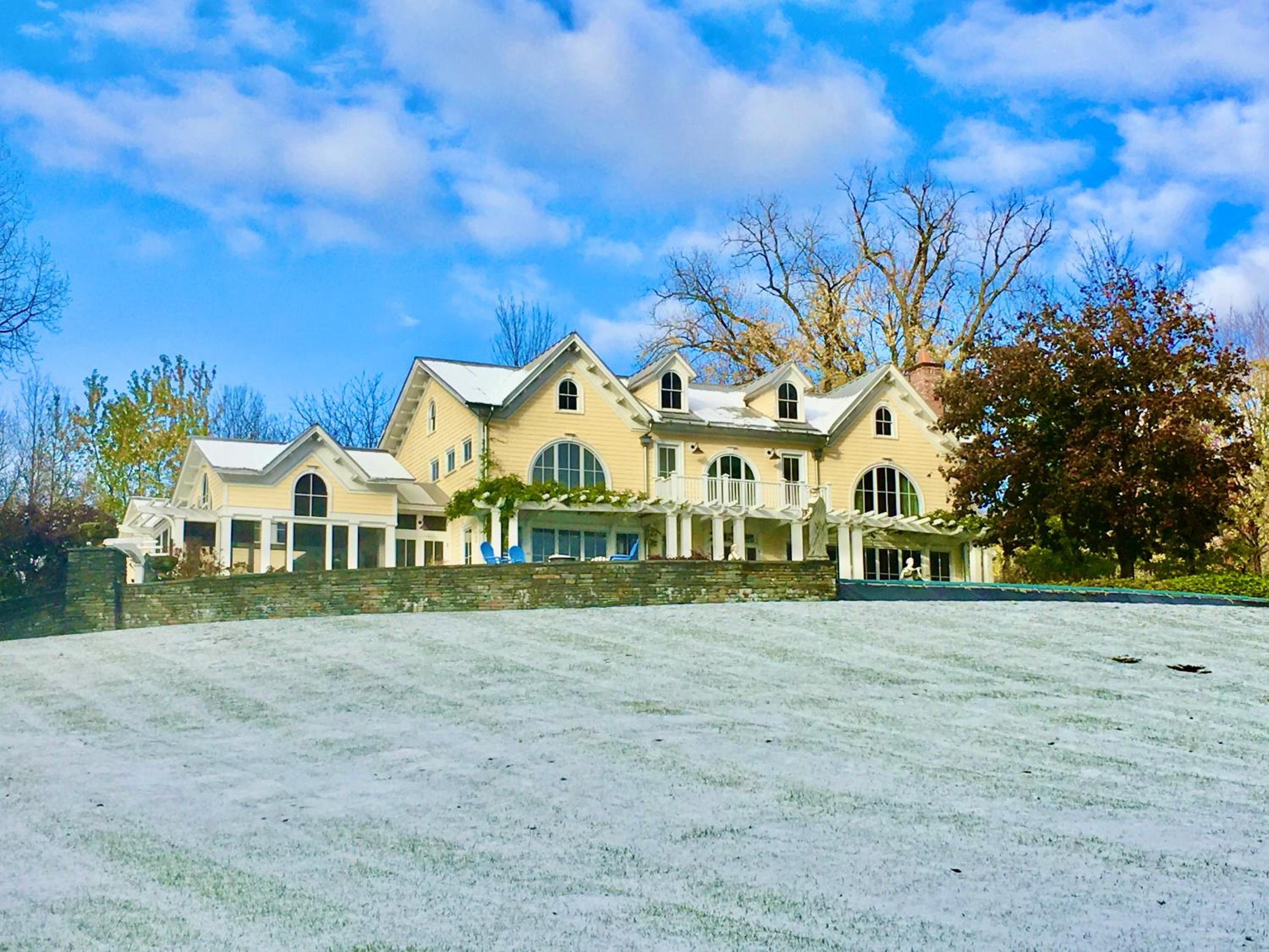 Villa photo 2
