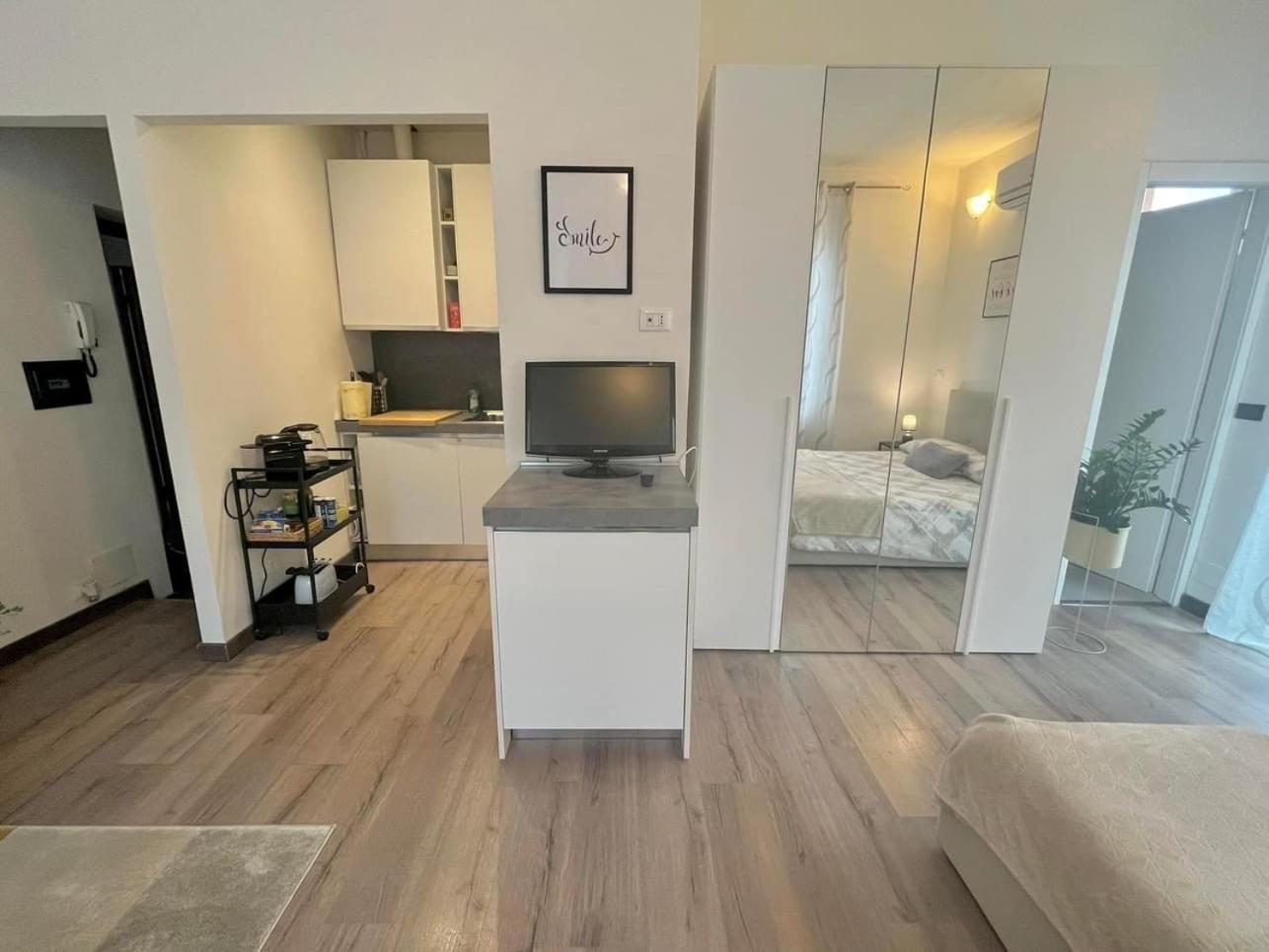 Deluxe Queen Studio  - Photo 10