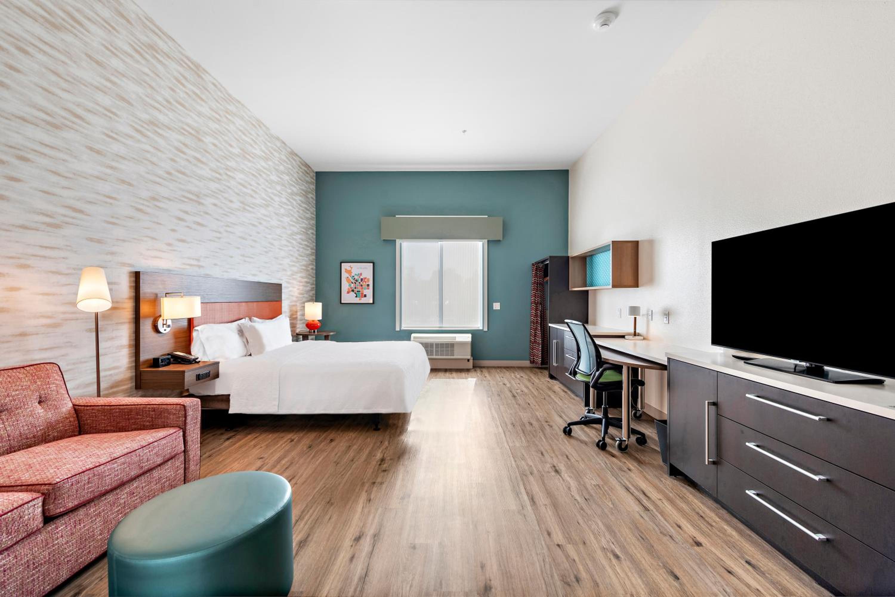 King Studio Suite with Roll-In Shower - Mobility Accessible - Photo 1