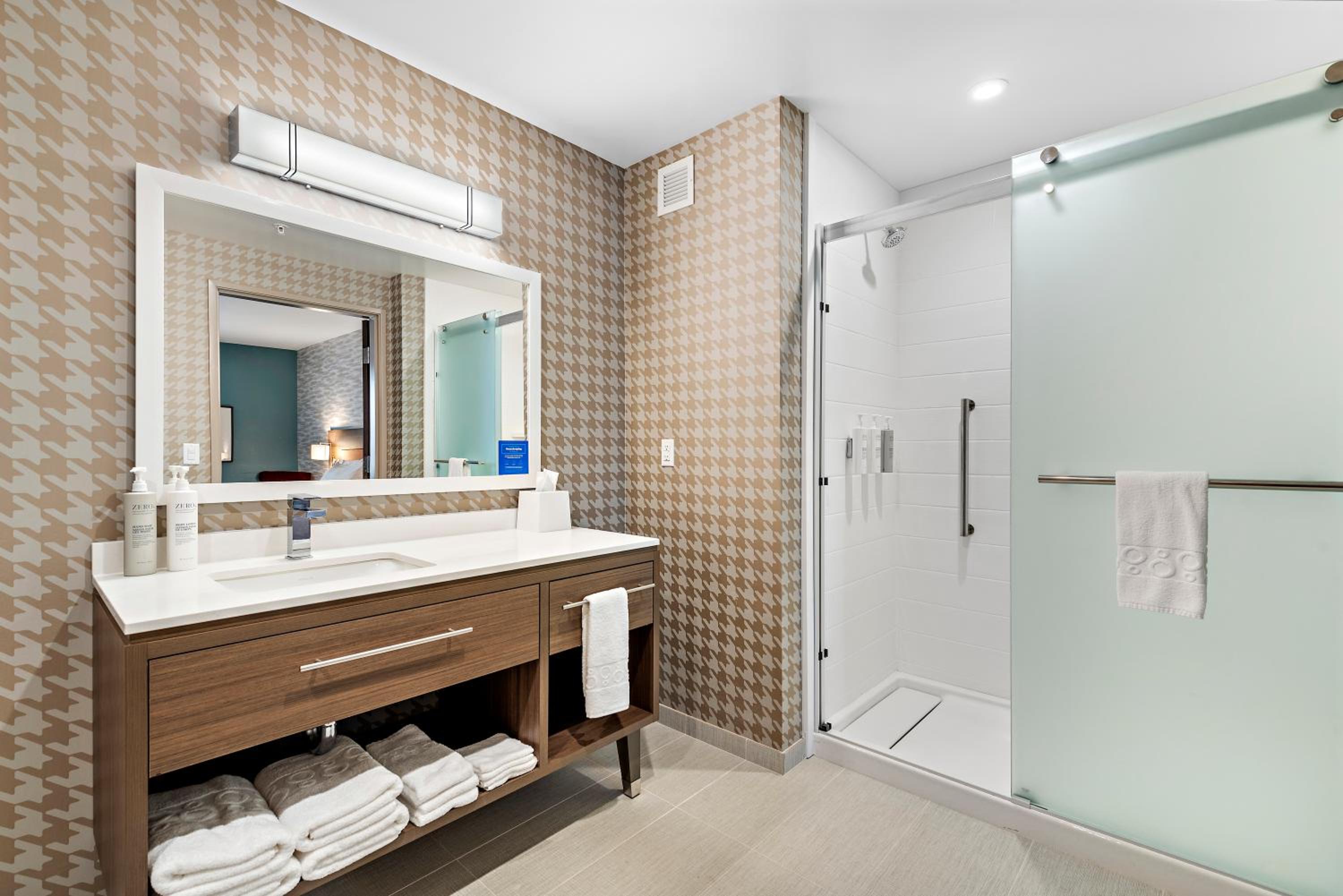 King Studio Suite - Photo 4