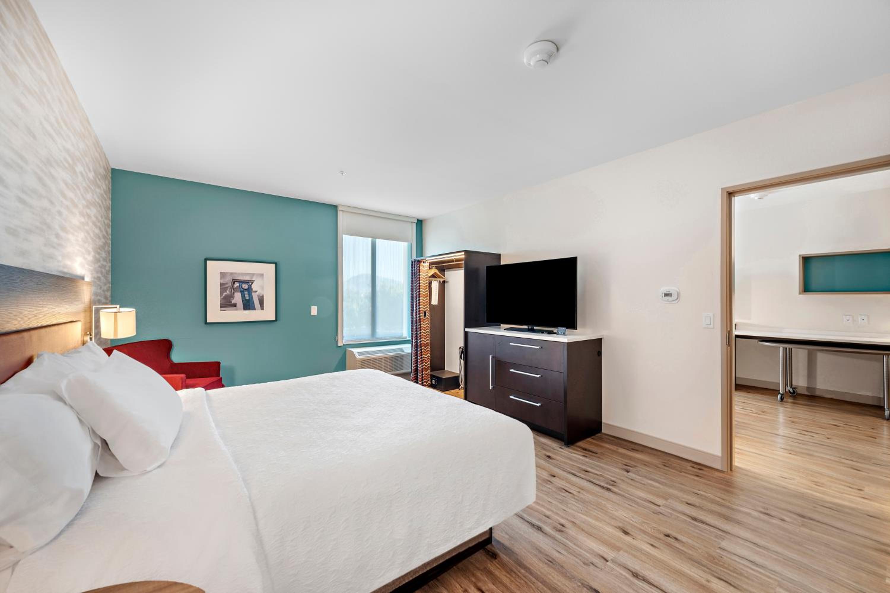 One-Bedroom King Suite - Photo 1