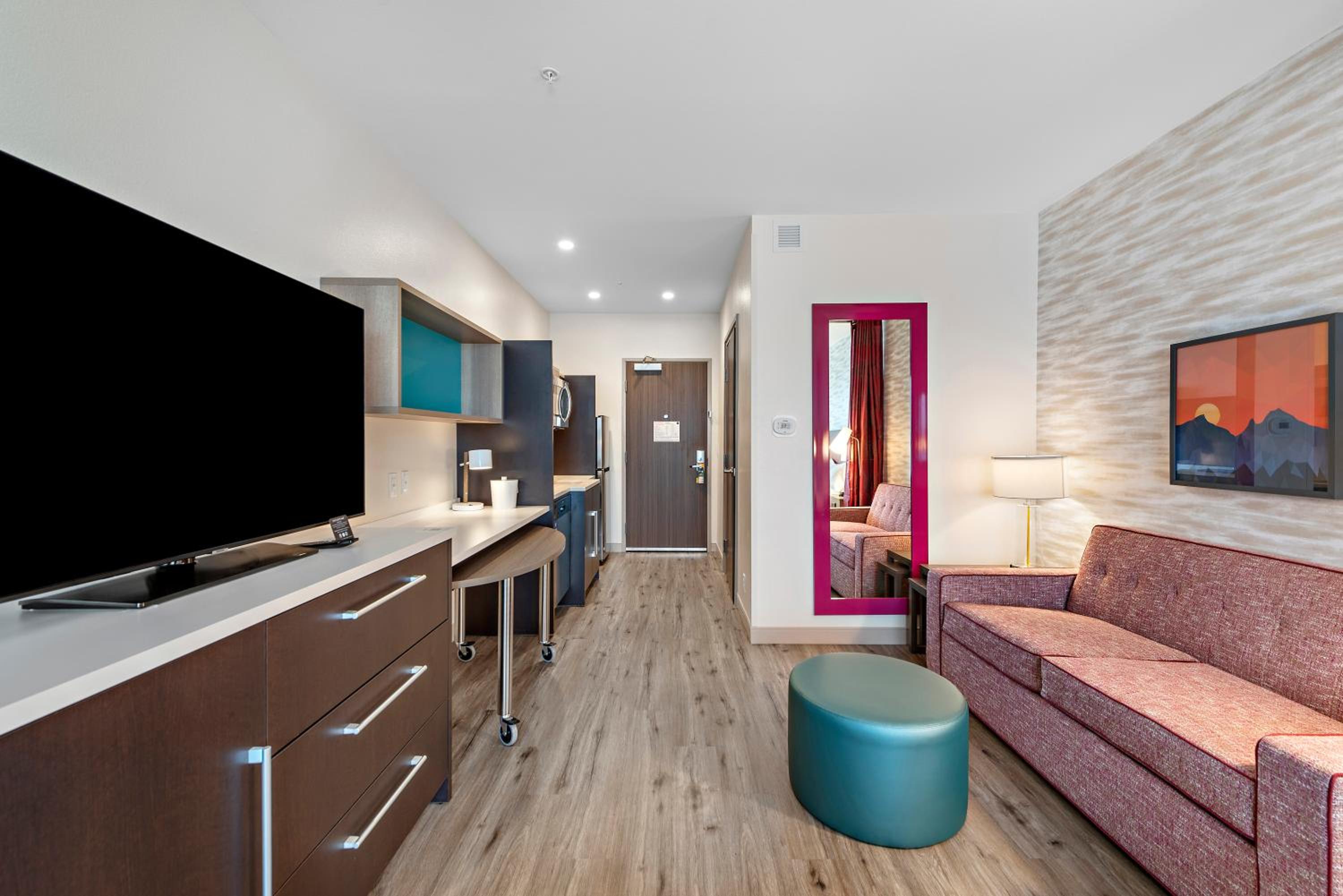 Studio Suite with Two Queen Bes and Bath Tub - Mobility Accessible - Photo 2