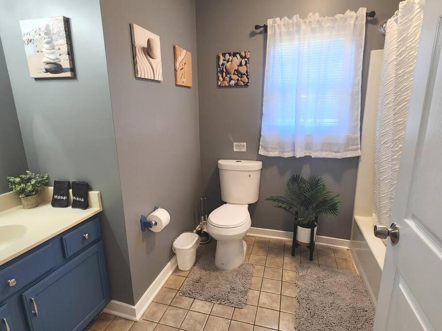 Three-Bedroom House photo 2
