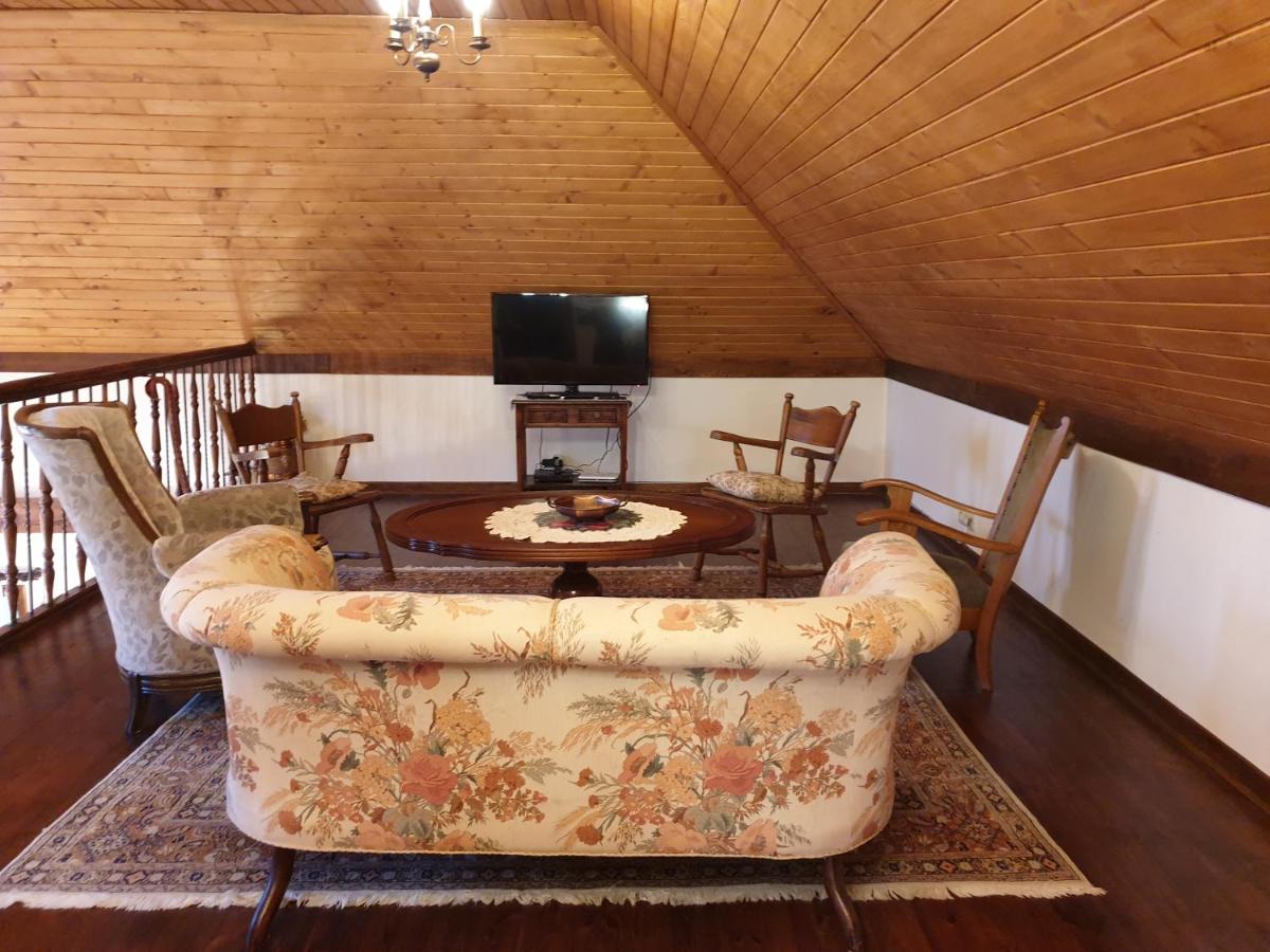 Villa photo 2
