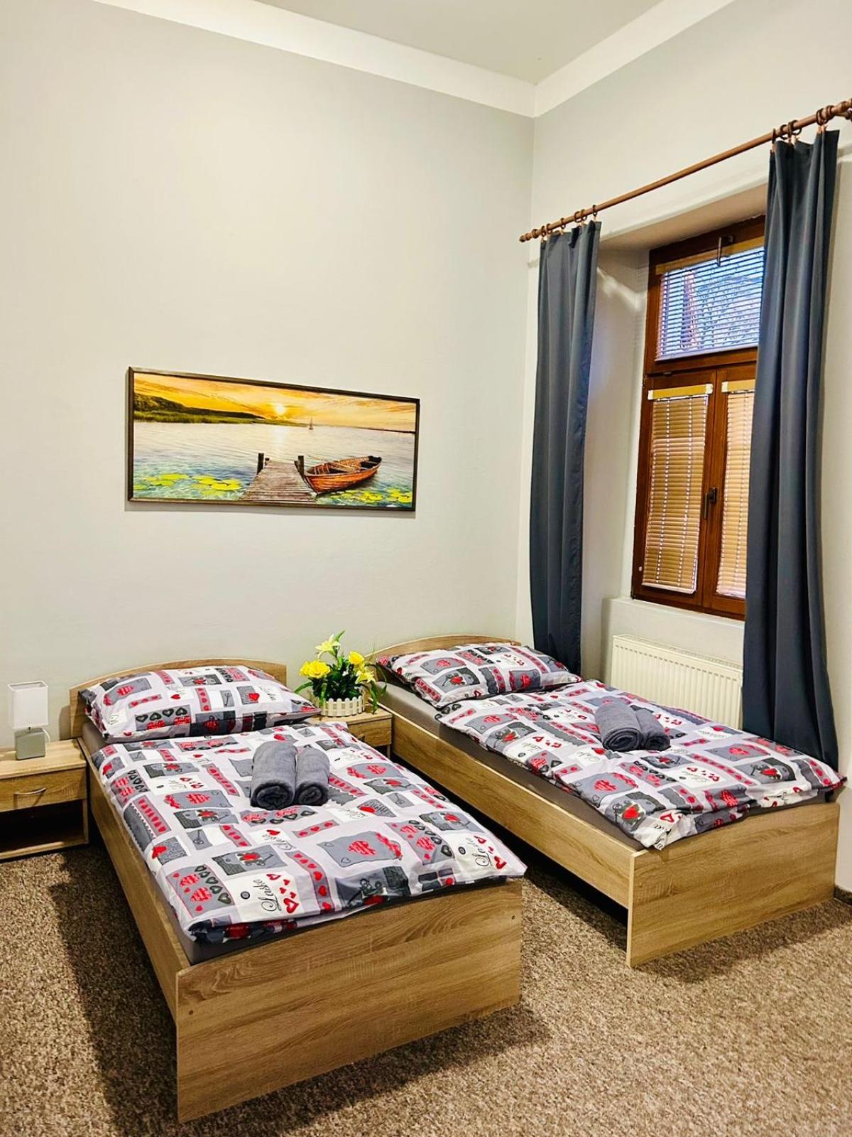 Economy Twin Room - Photo 1