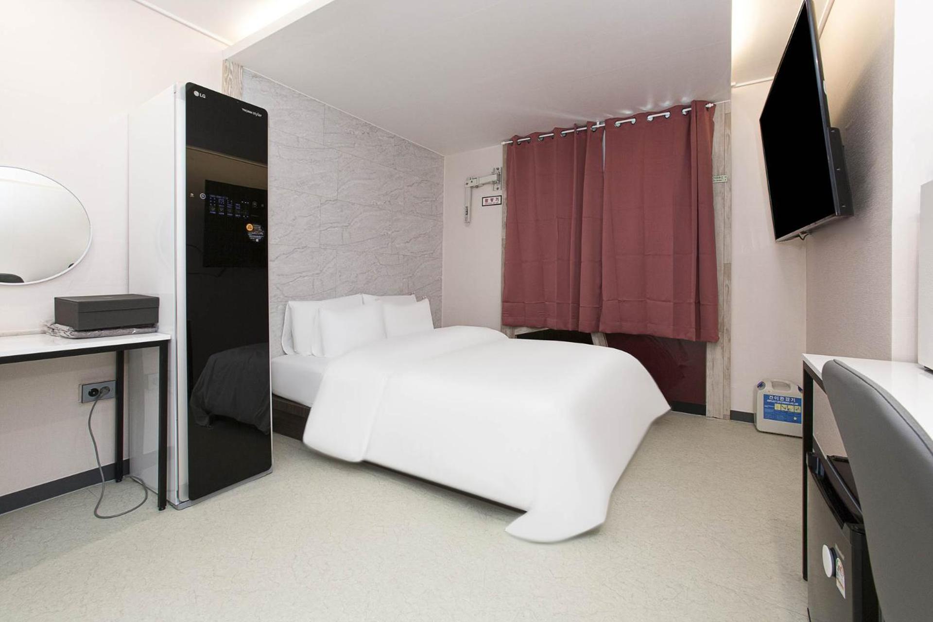 Deluxe King Room photo 1