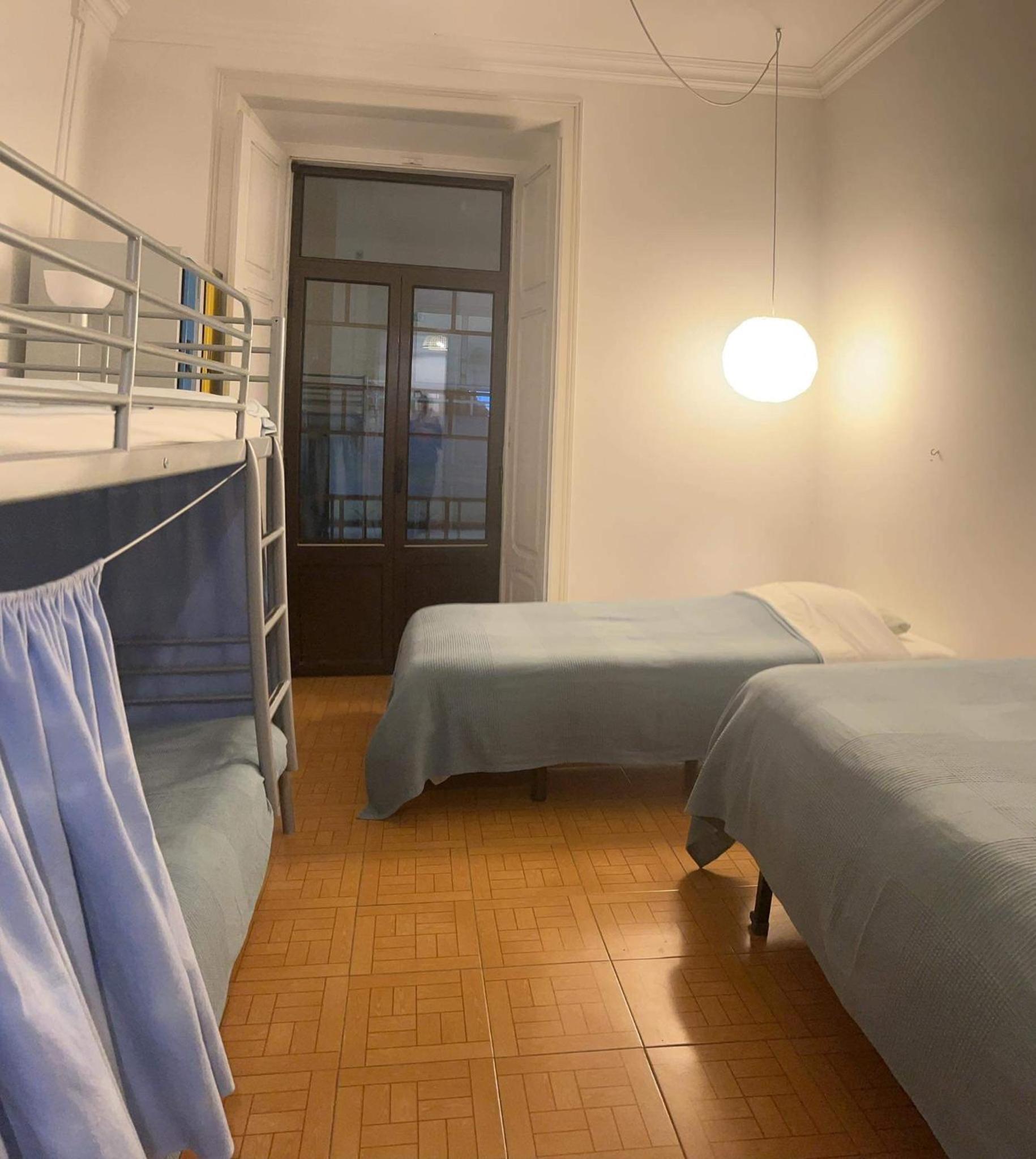 Bed in 4-Bed Mixed Dormitory Room with Shared Bathroom photo 1