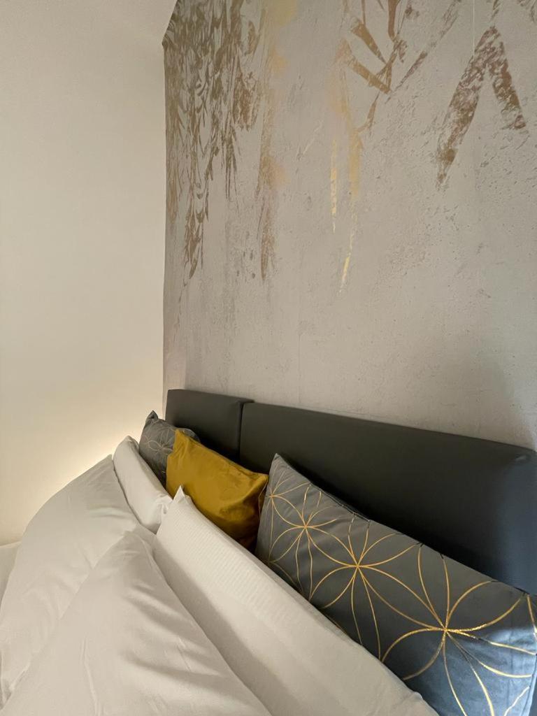 Two-Bedroom Apartment - Photo 6