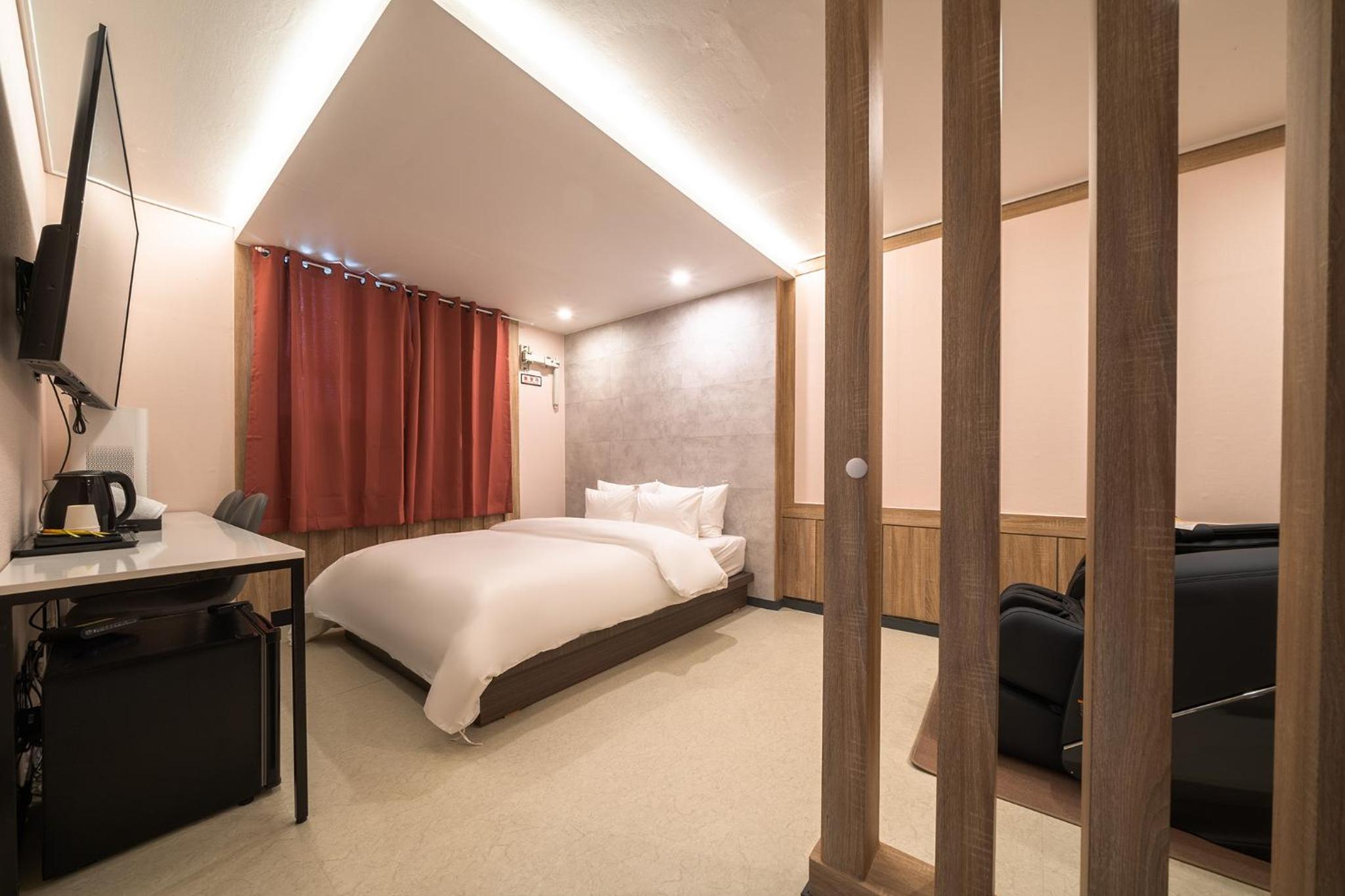 Deluxe King Room photo 3