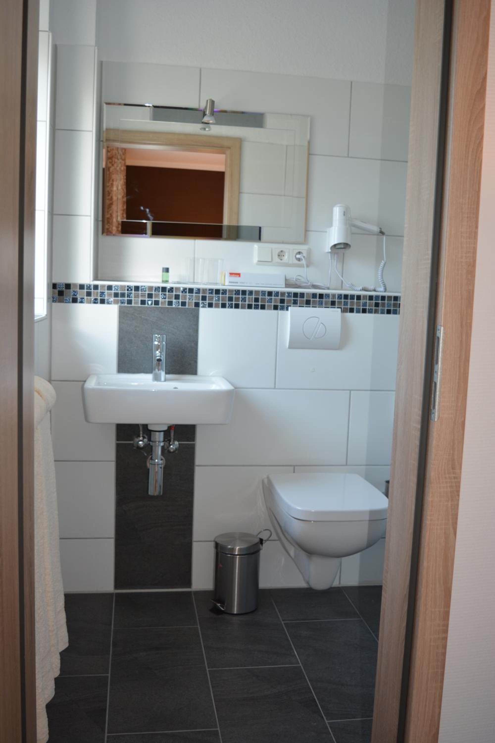 Double Room with Balcony - Photo 2