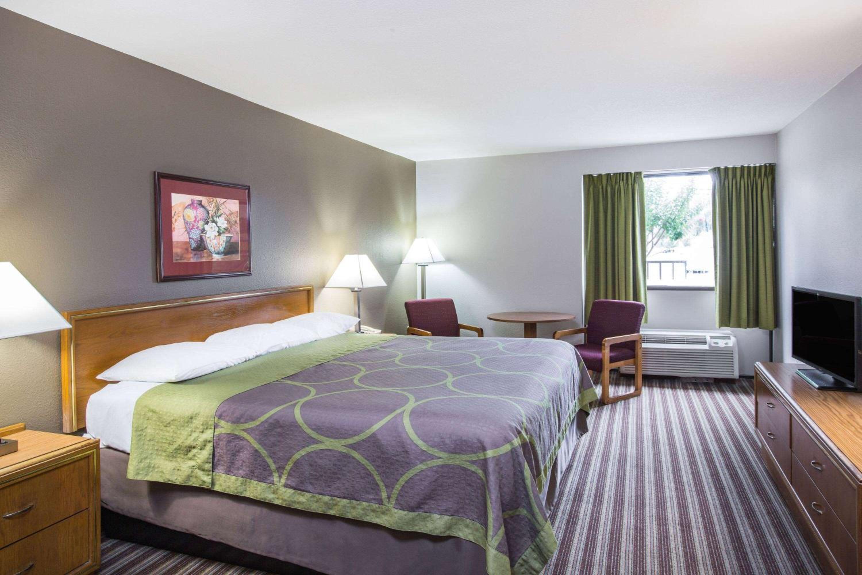 King Room - Disability Access/Non-Smoking - Photo 1