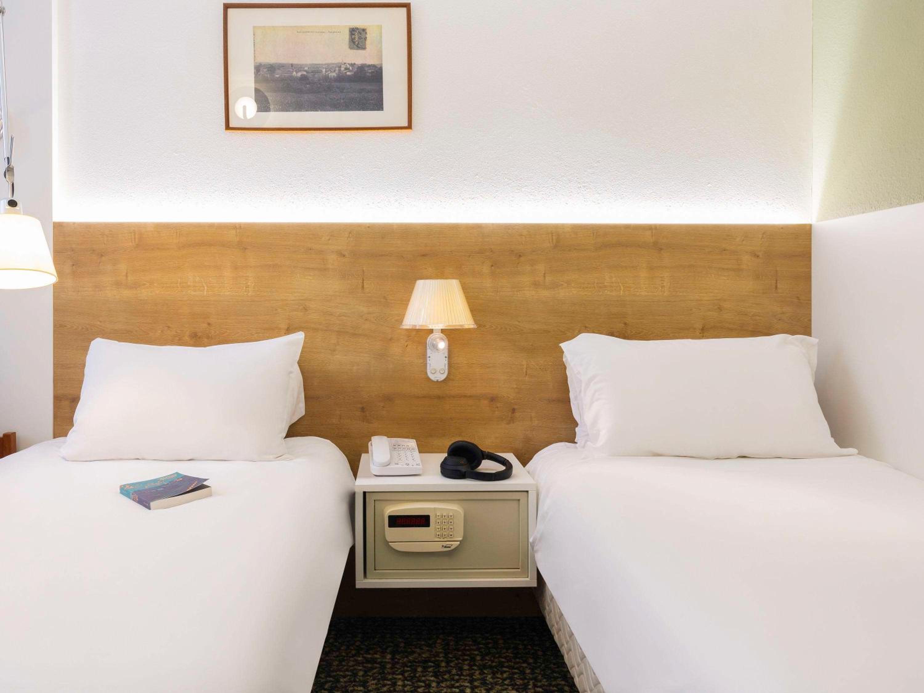 Standard Twin Room photo 2