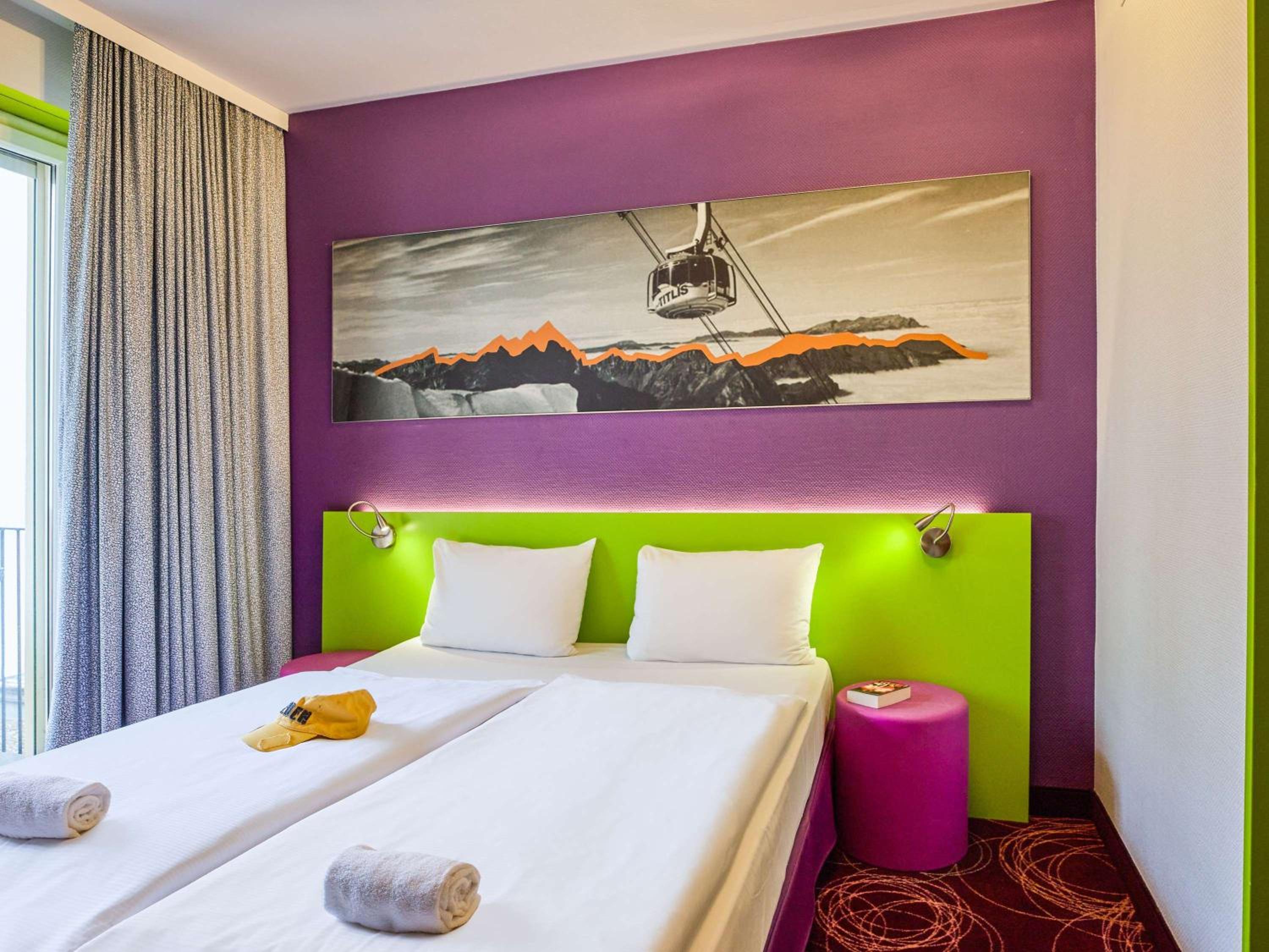 Standard Twin Room - Photo 11