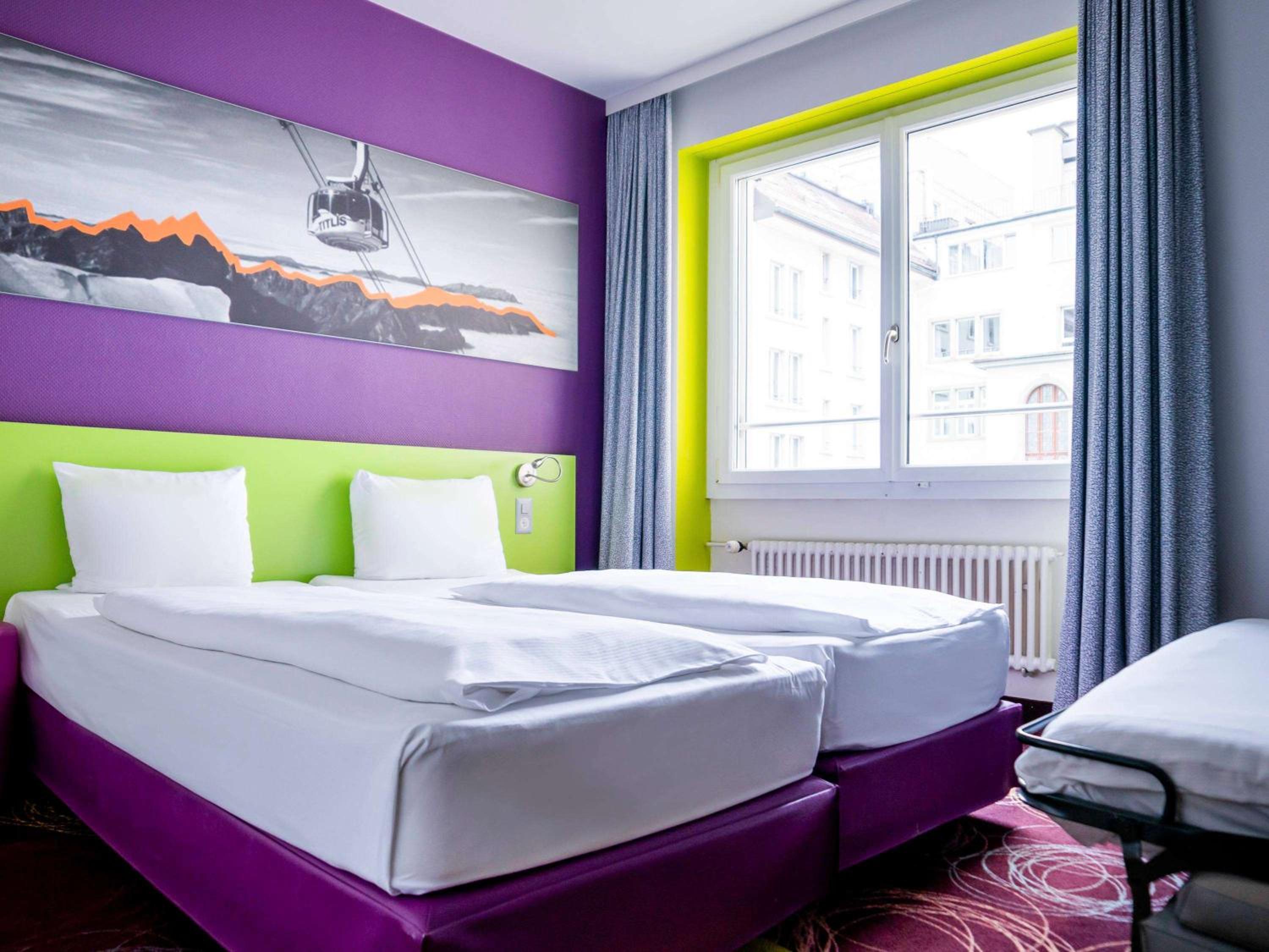Standard Twin Room with Sofa - Photo 7