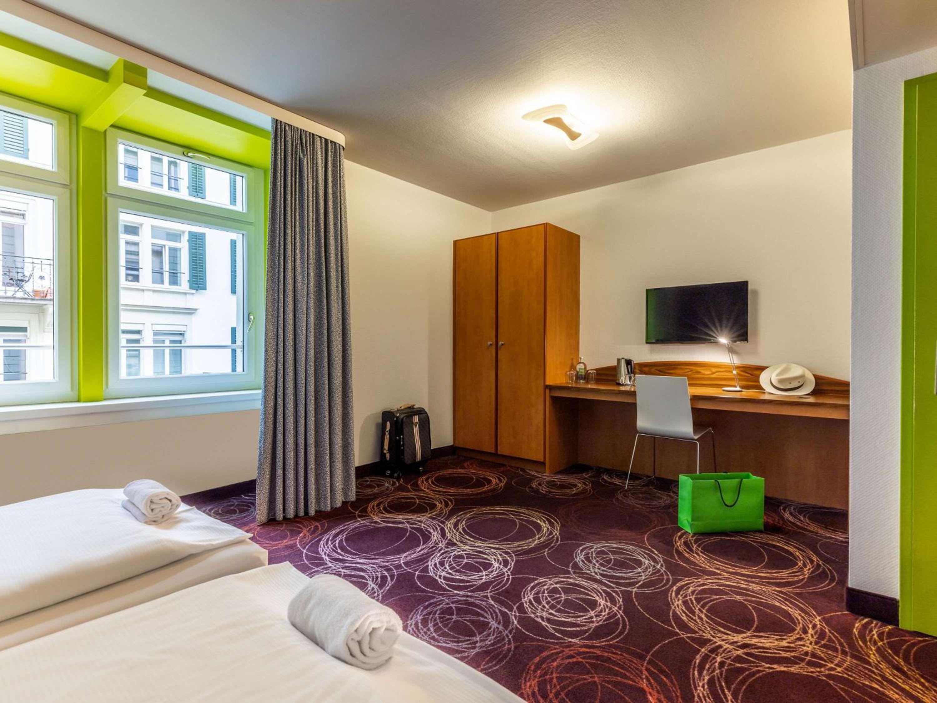 Standard Twin Room - Photo 6