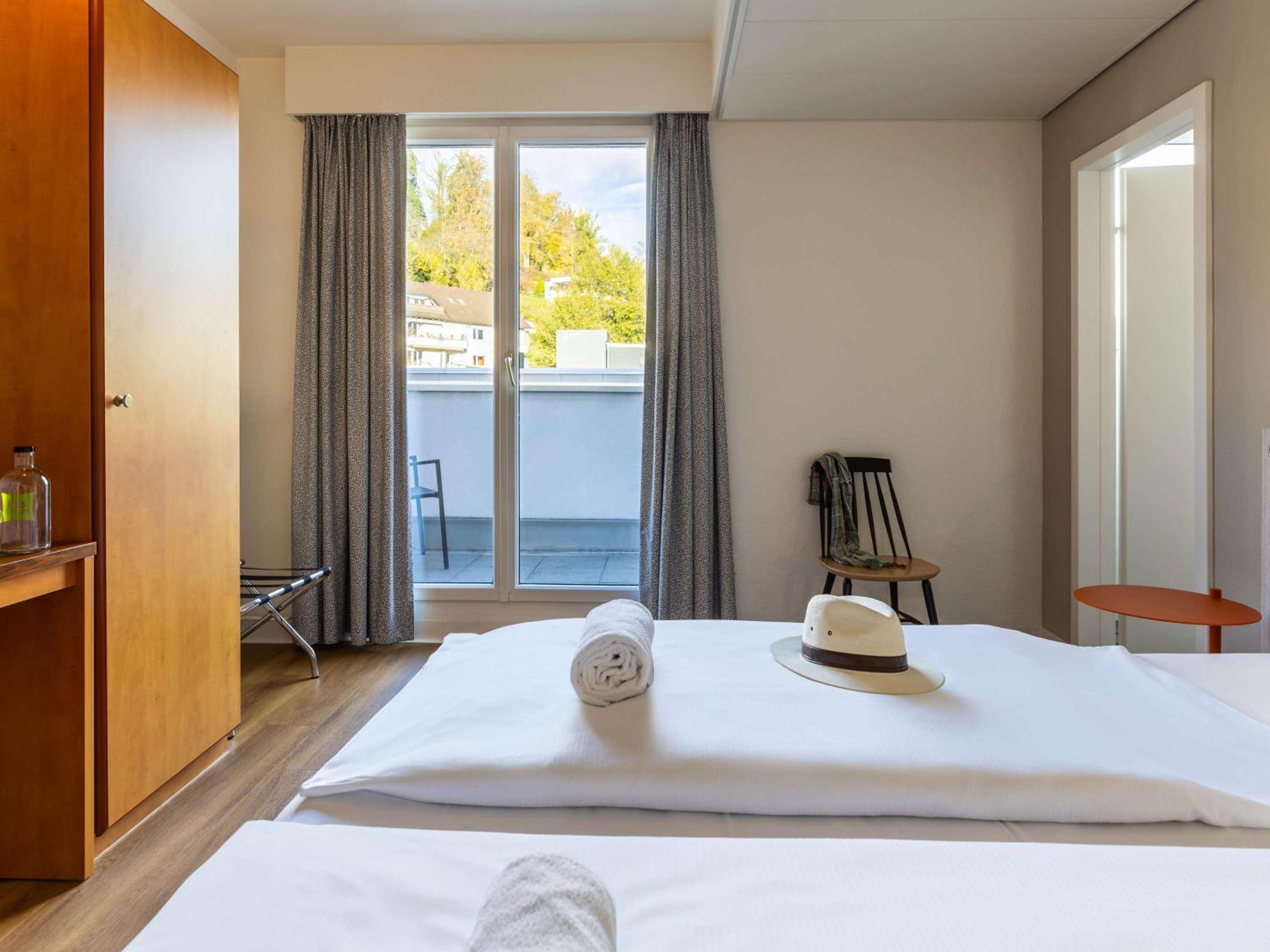 Standard King Room - Photo 3