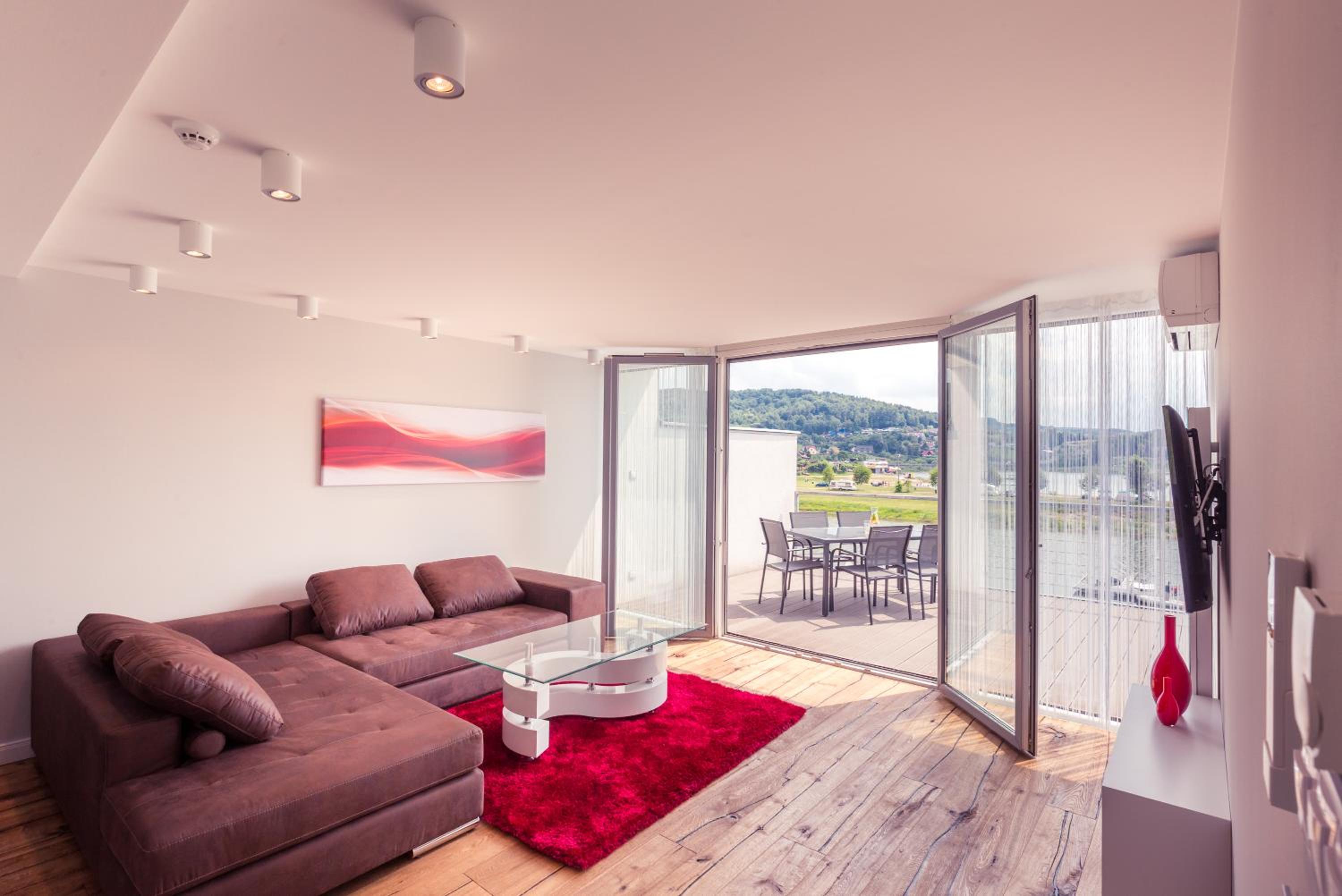 Superior Suite - Photo 10