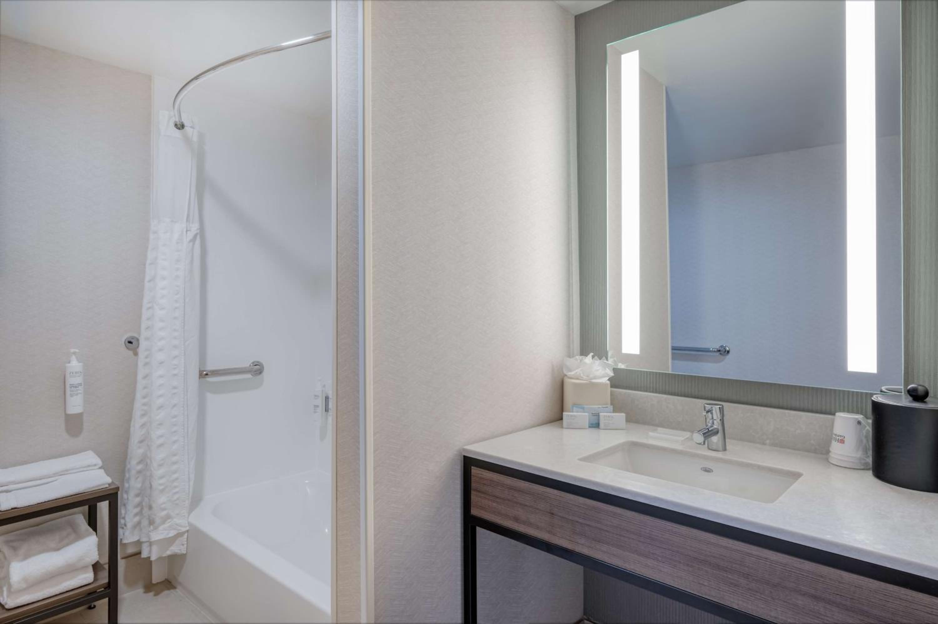 Queen Room with Two Queen Beds - Mobility and Hearing Access - Photo 3