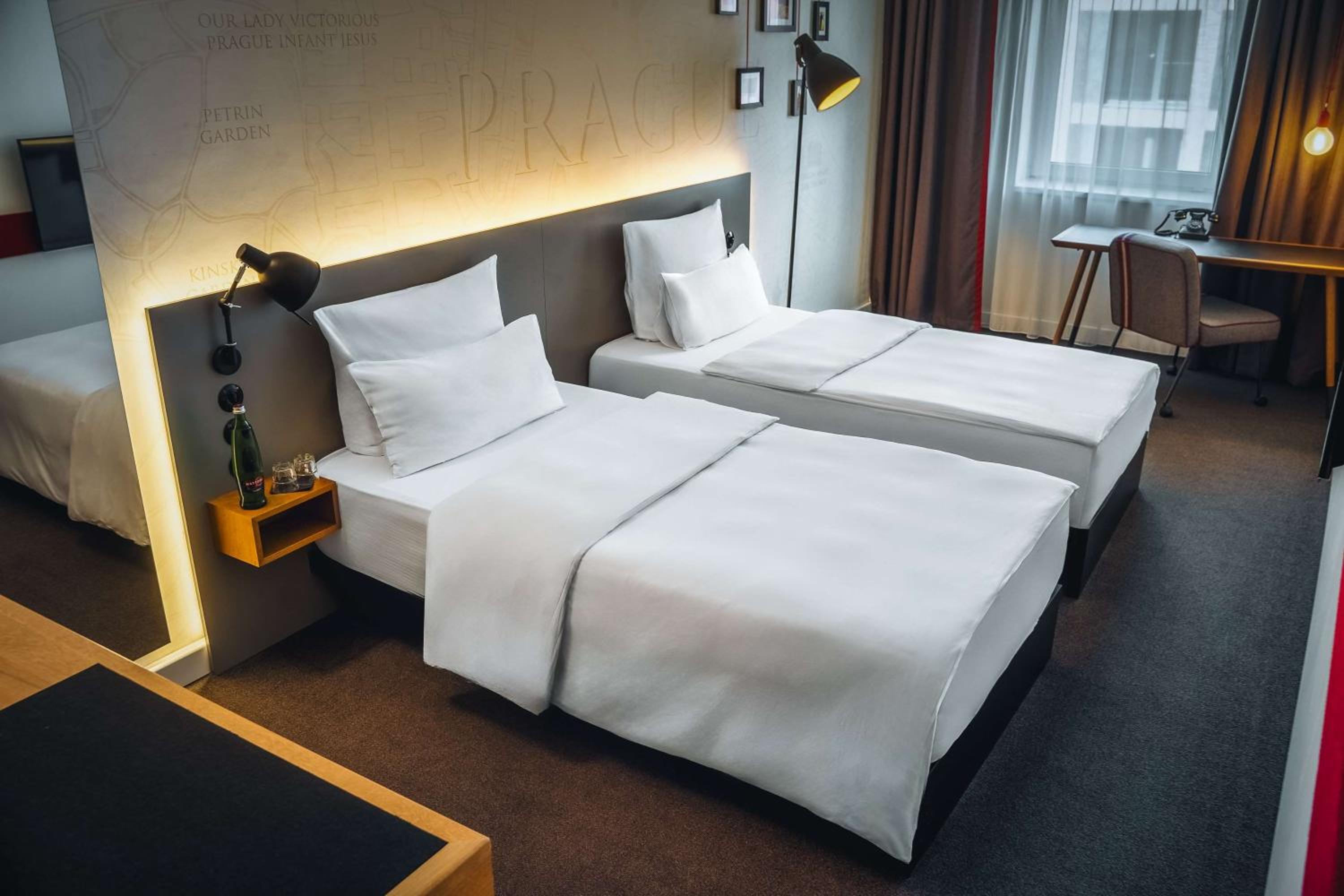 Double or Twin Room thumbnail 5