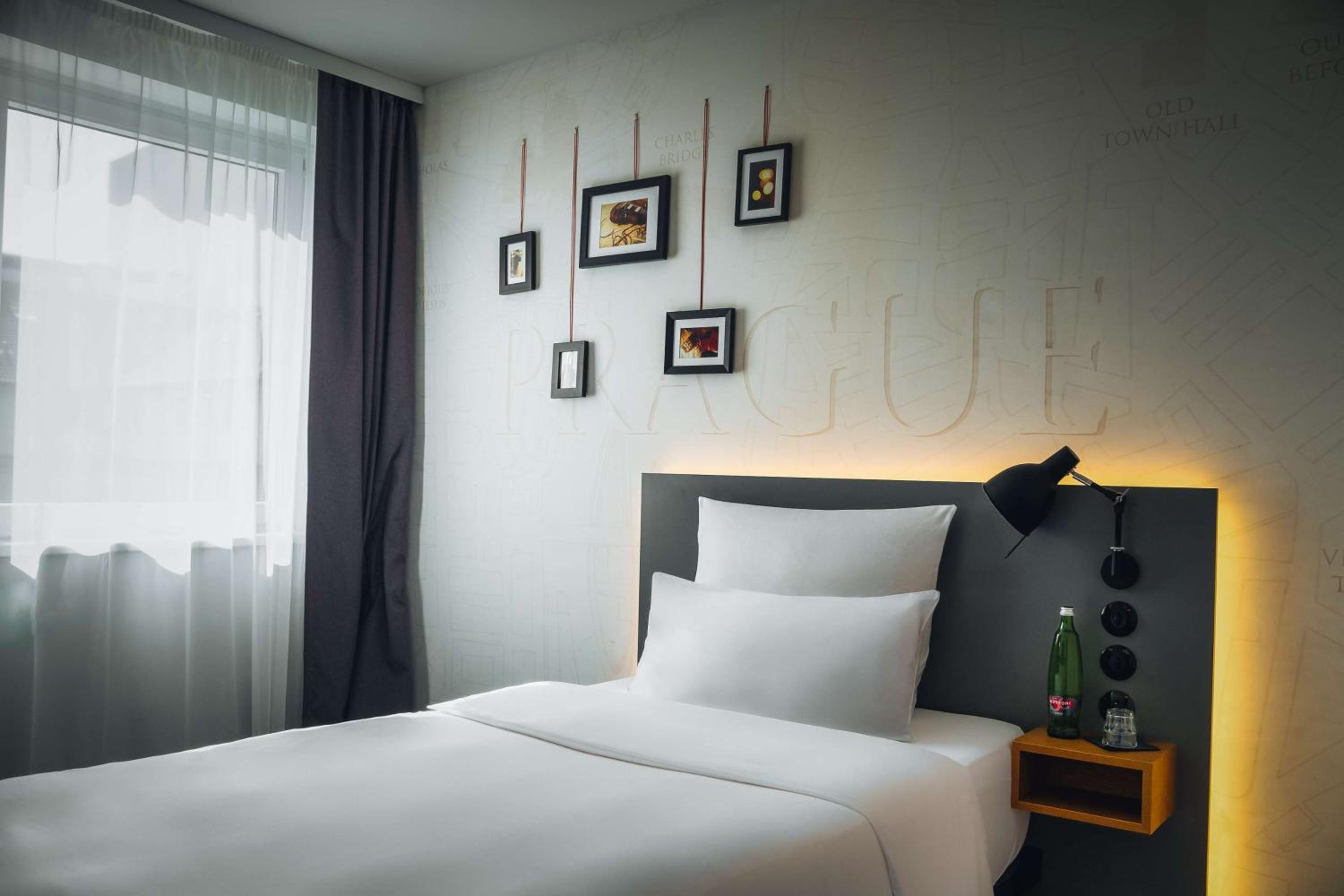 Single Room thumbnail 6