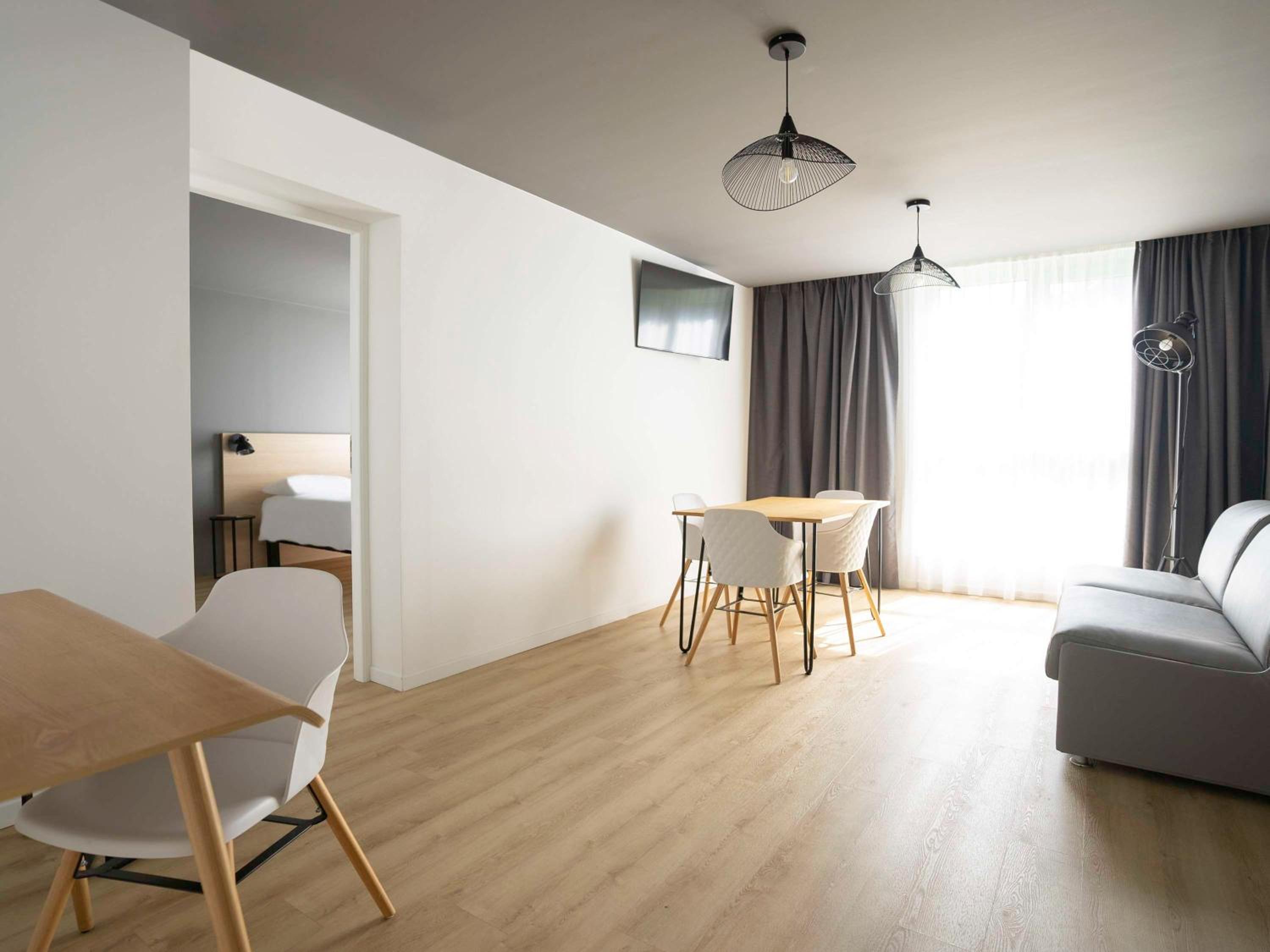Family Suite with Double Bed and Sofa Bed - Photo 2