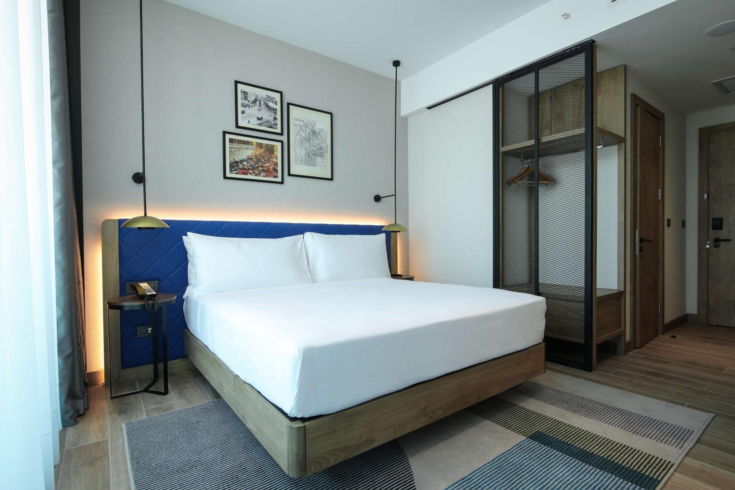 King Room