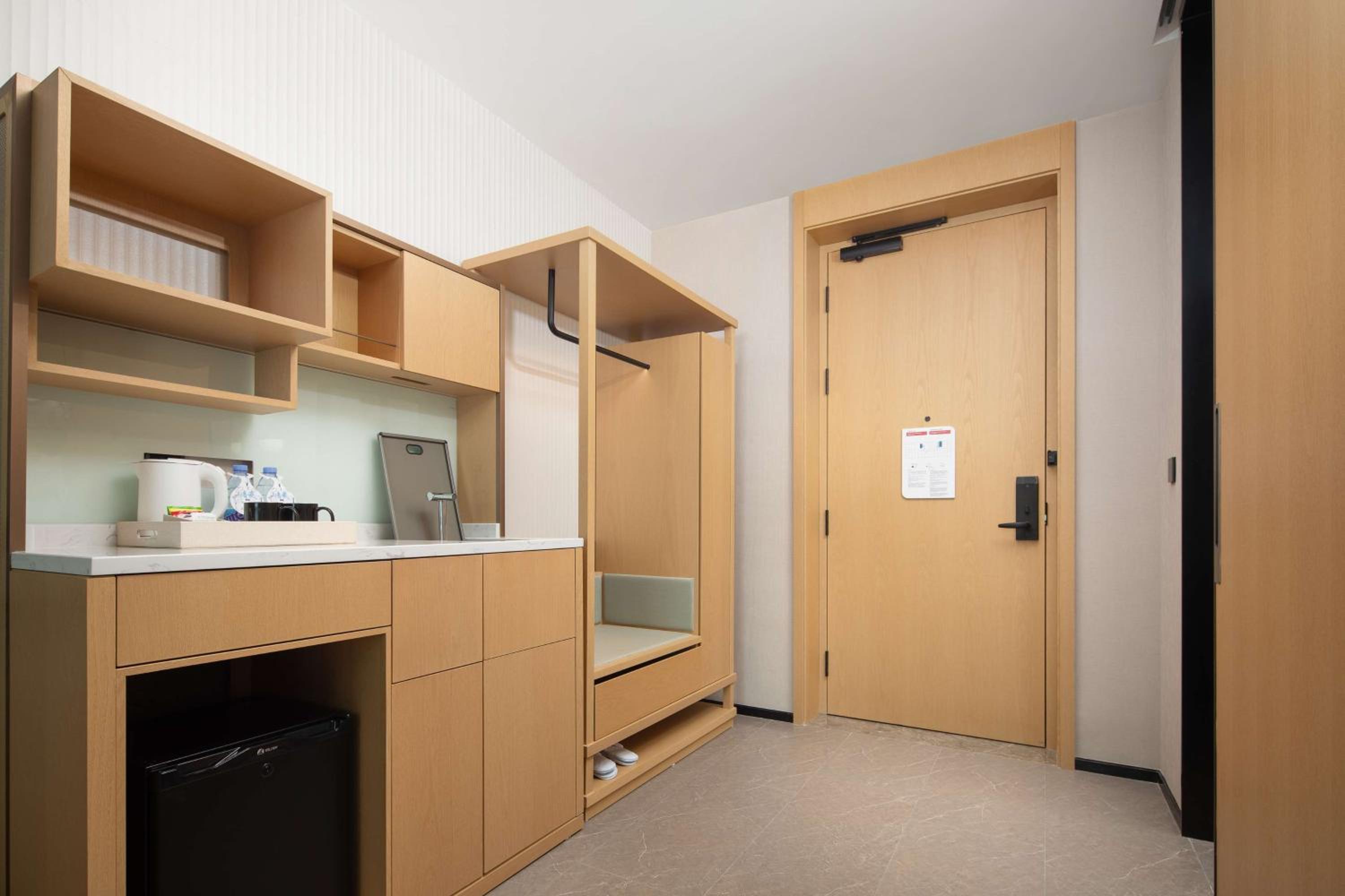 Deluxe King Suite