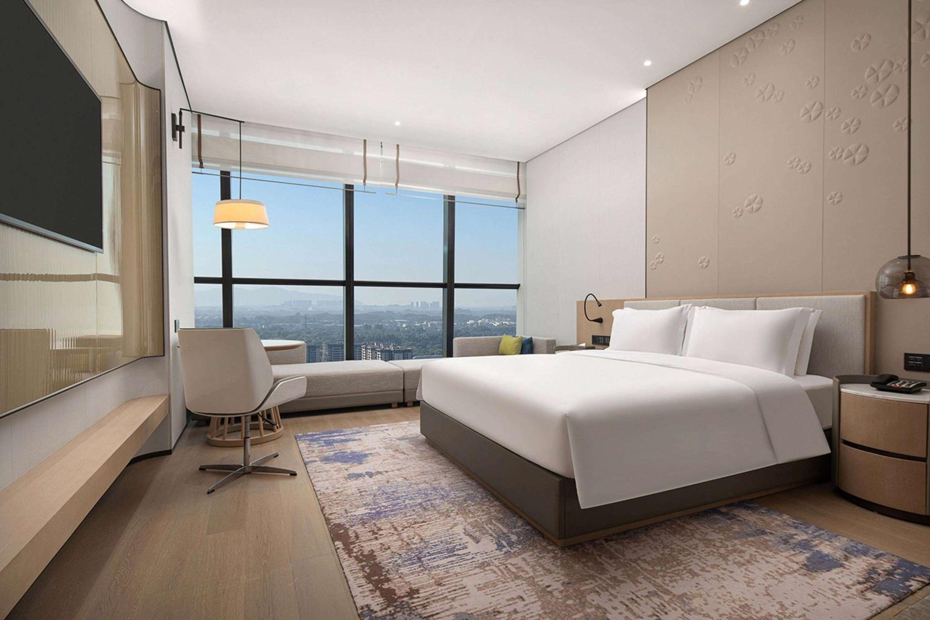 Deluxe King Room with City View - Non-Smoking