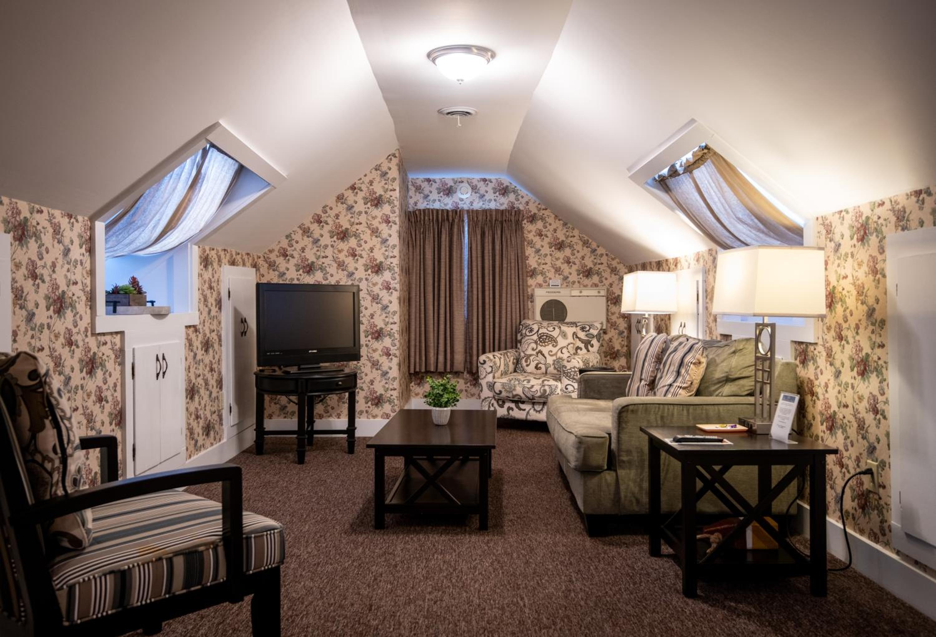 Queen Apartment photo 3