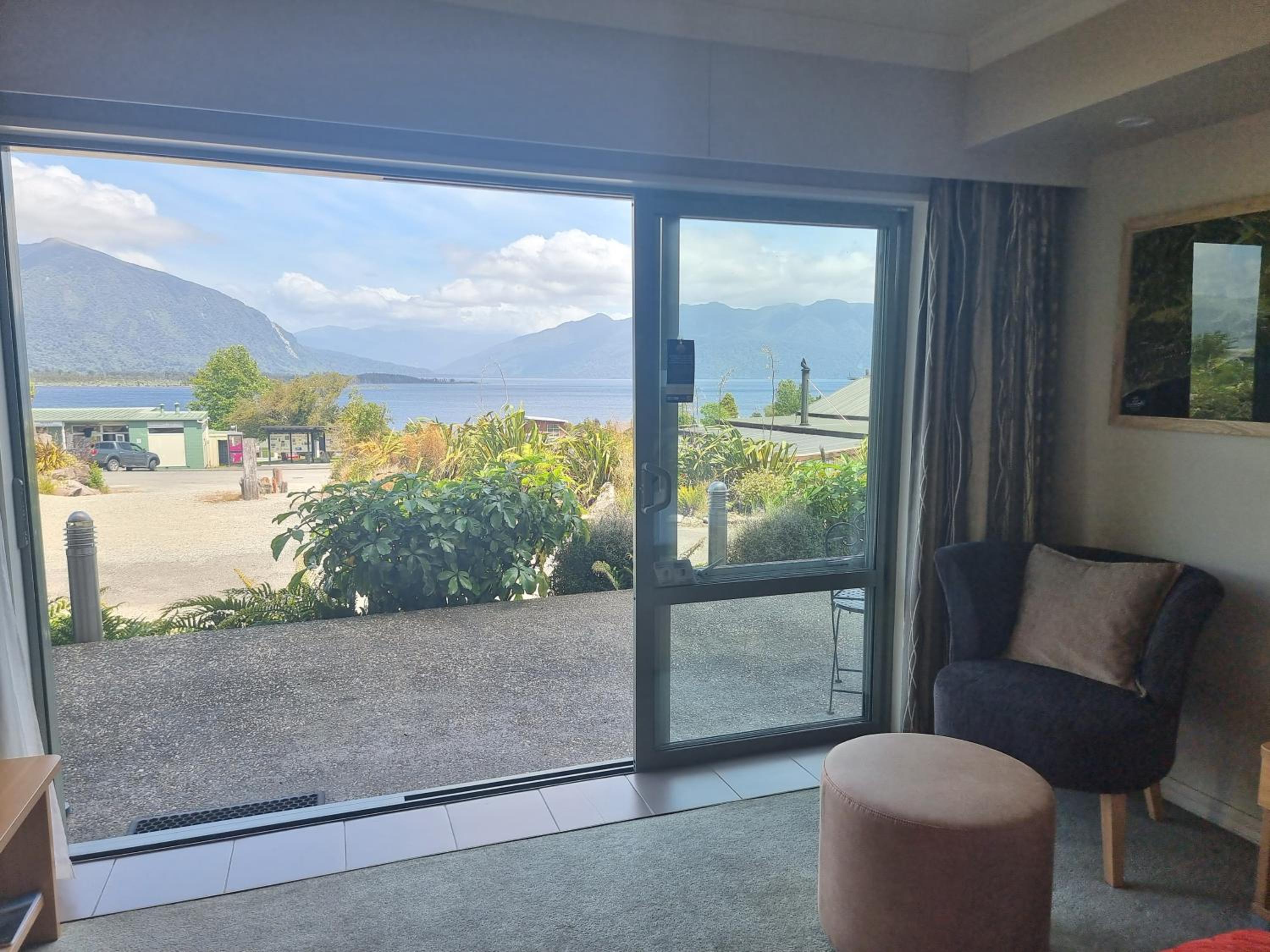 Studio with Lake View - Photo 4