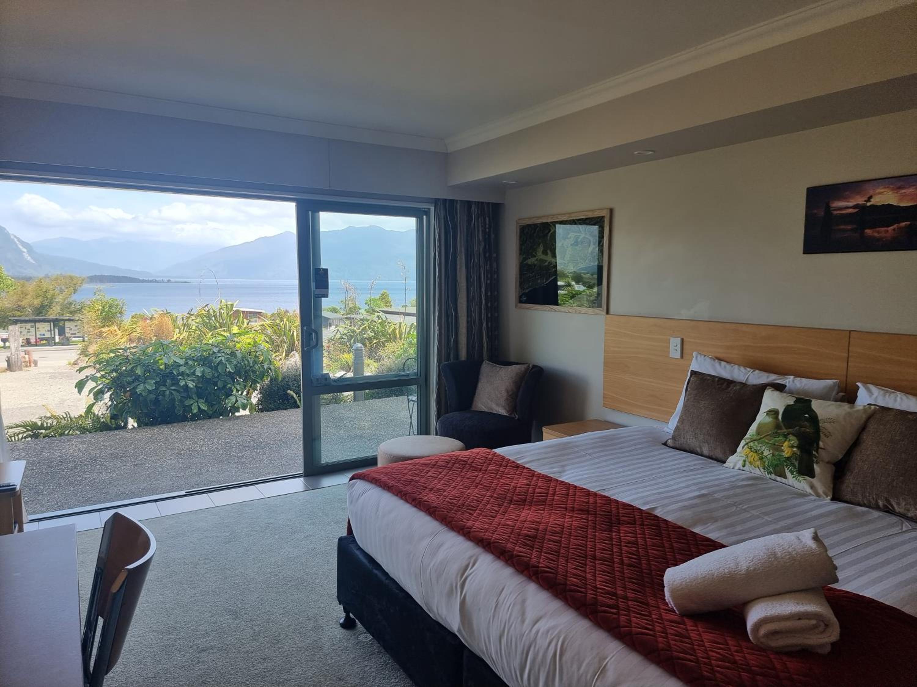 Studio with Lake View - Photo 1